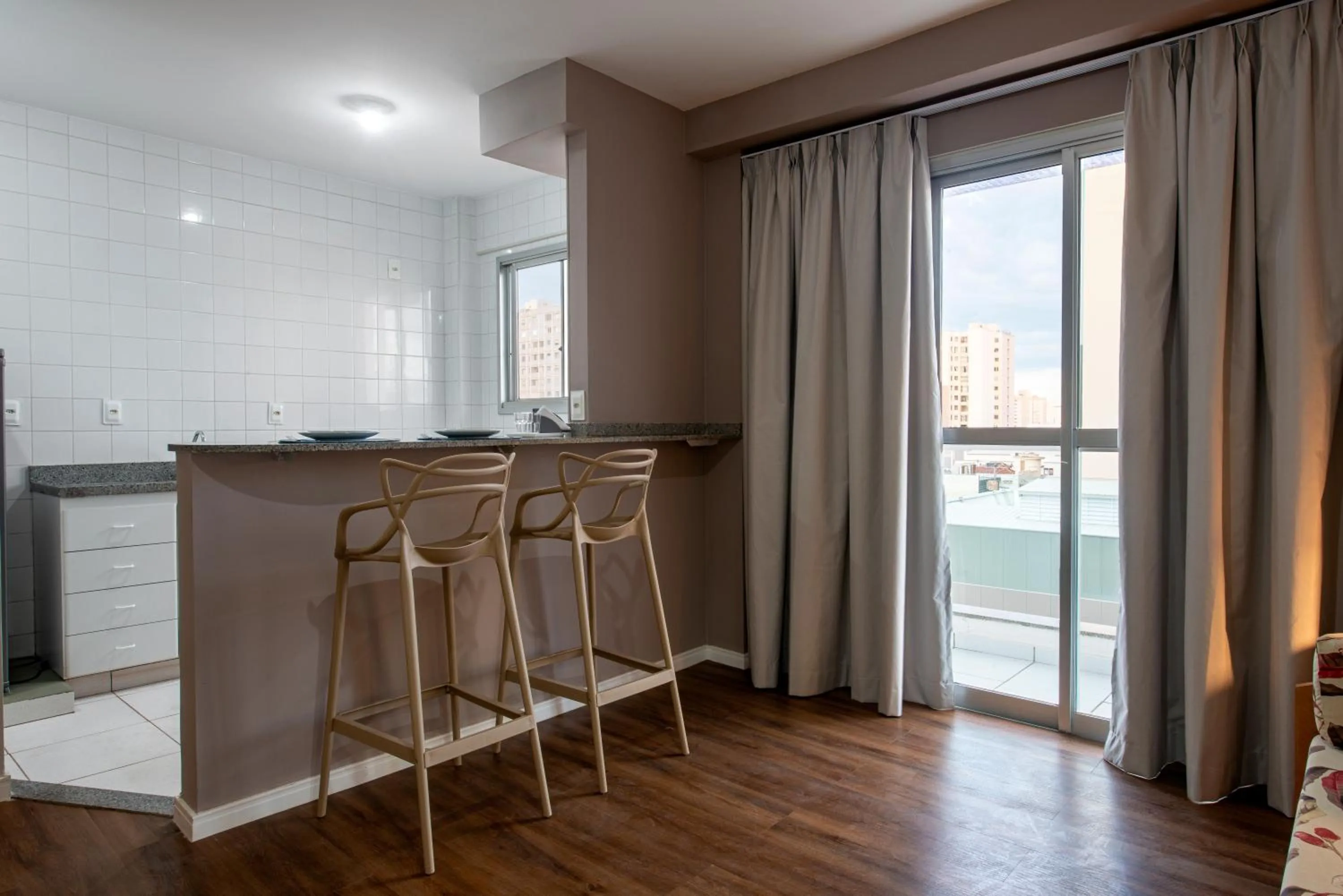 Dining area in Lym Flat Hotel