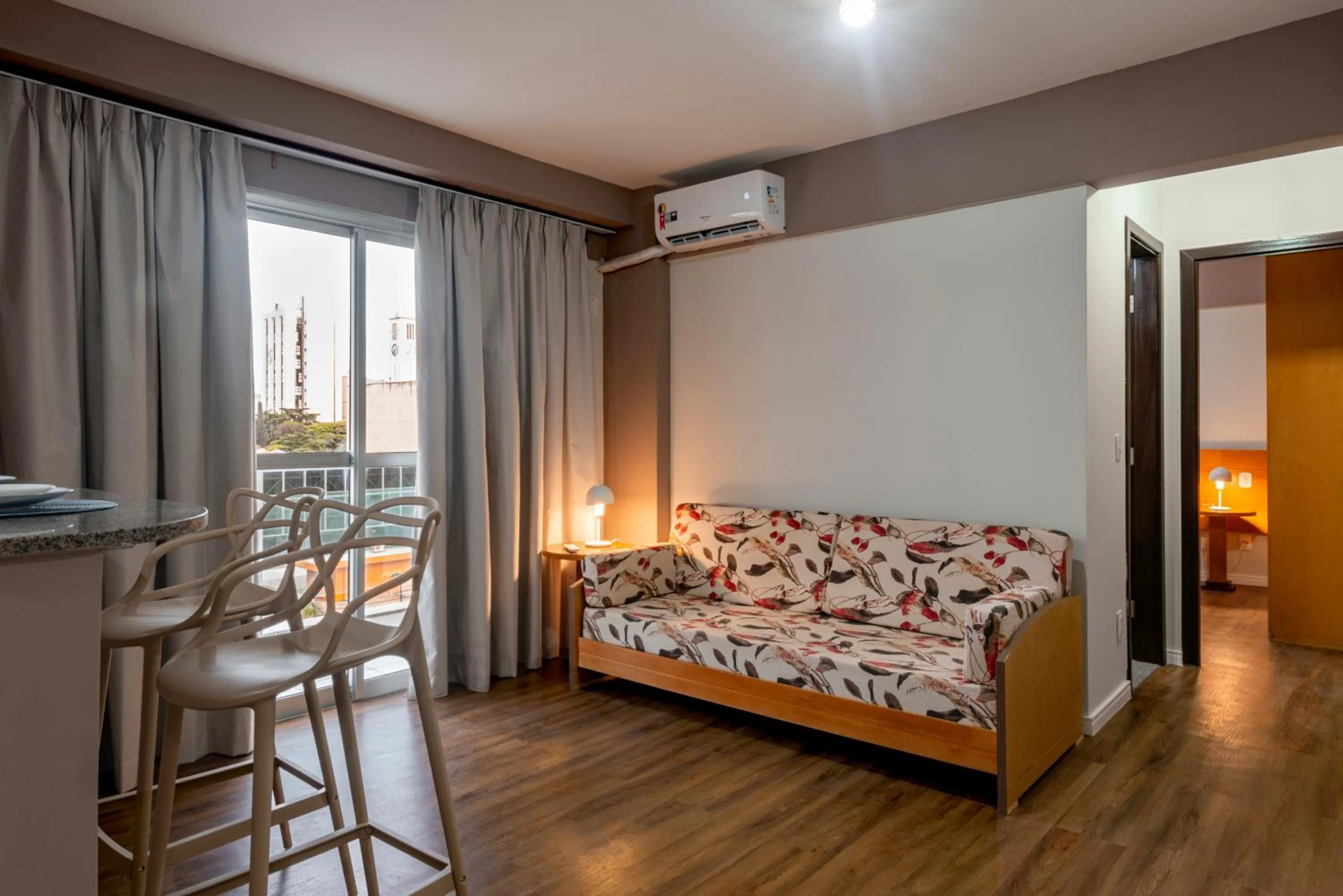 Living room, Bed in Lym Flat Hotel