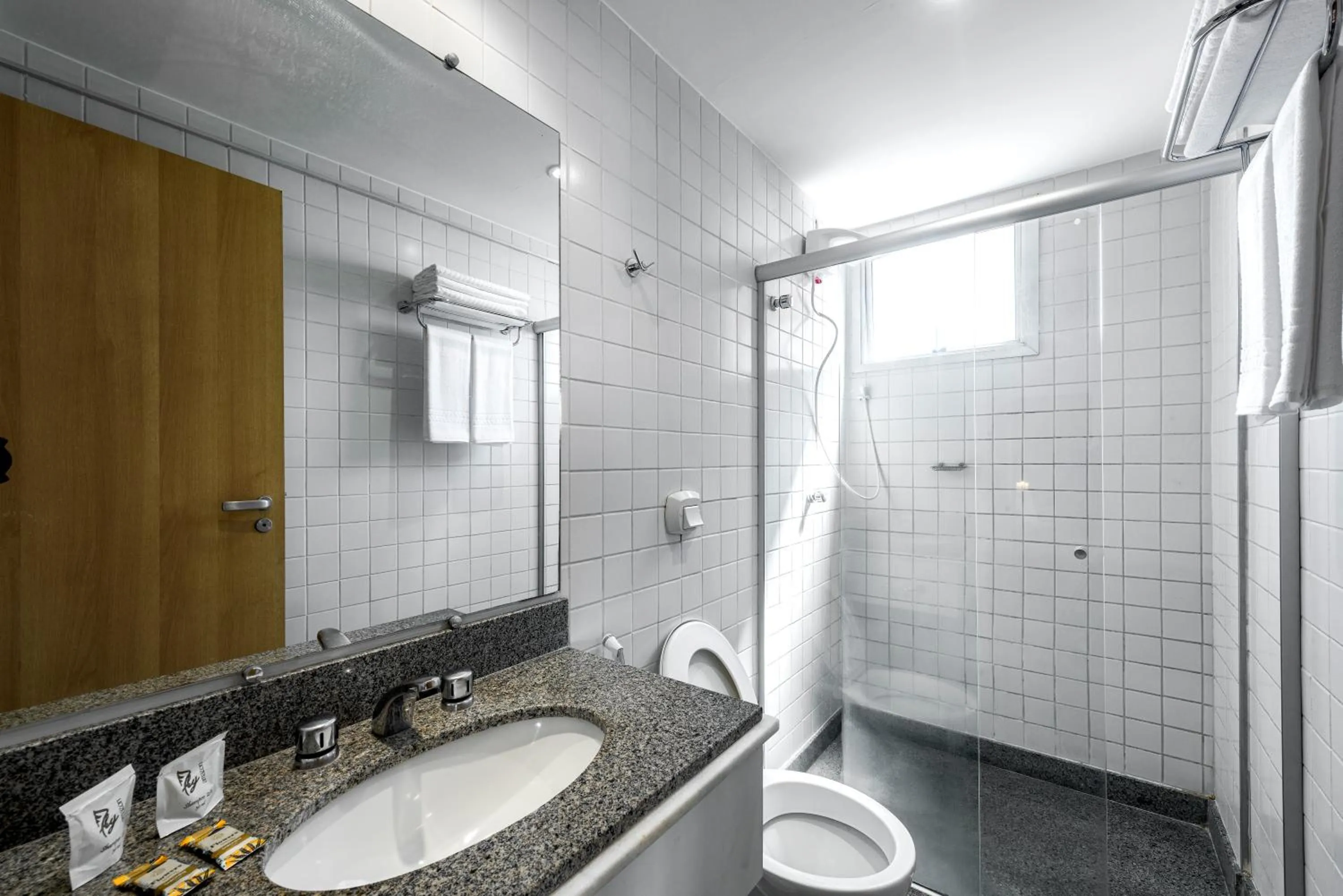 Shower in Lym Flat Hotel