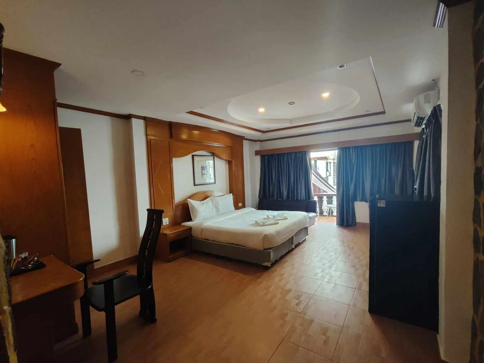 Bed in Rock Shore Patong