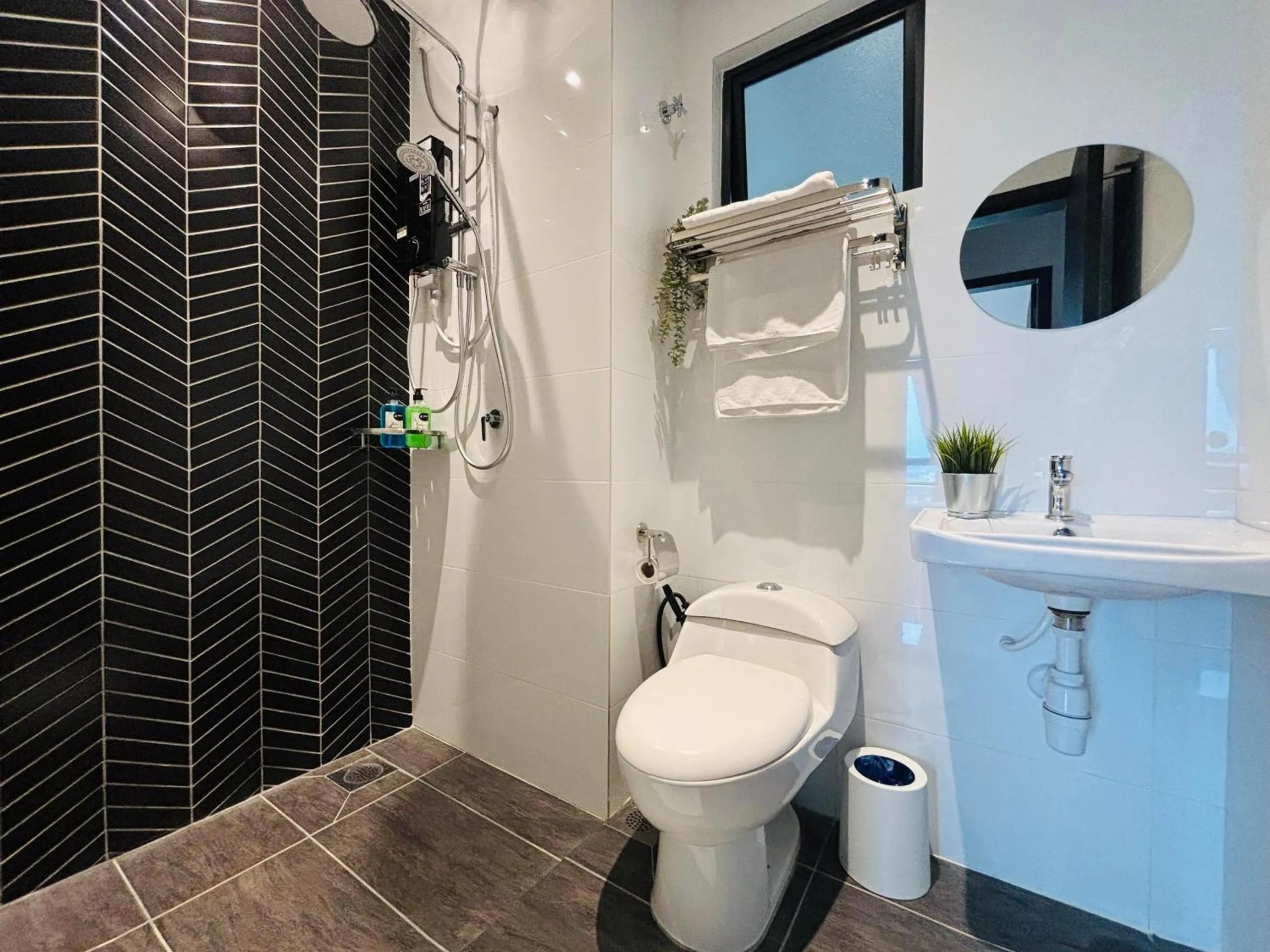 Toilet in Ipoh Horizon Skypool Town Suites 4-11pax by IWH Suites