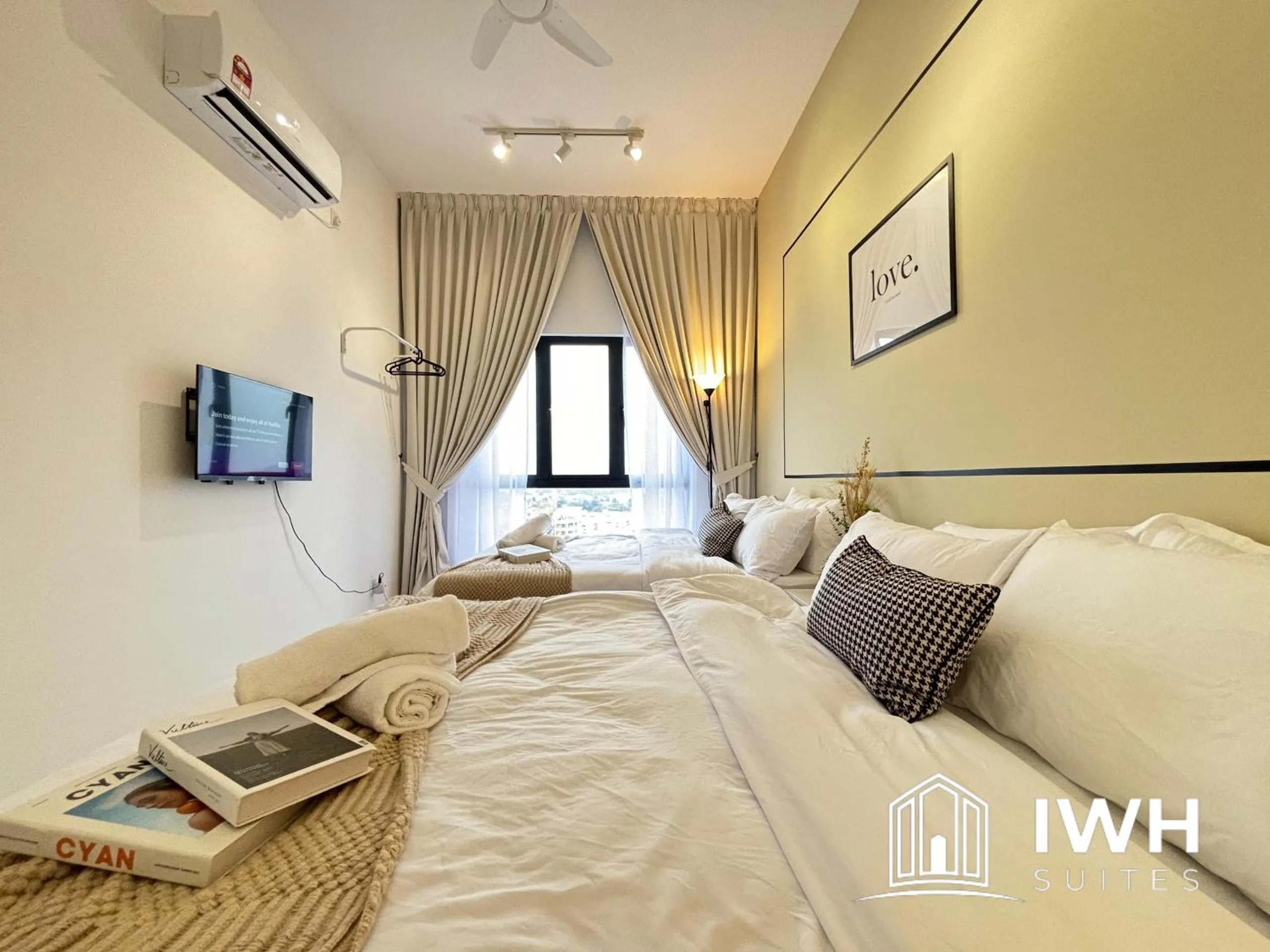 Communal lounge/ TV room, Bed in Ipoh Horizon Skypool Town Suites 4-11pax by IWH Suites