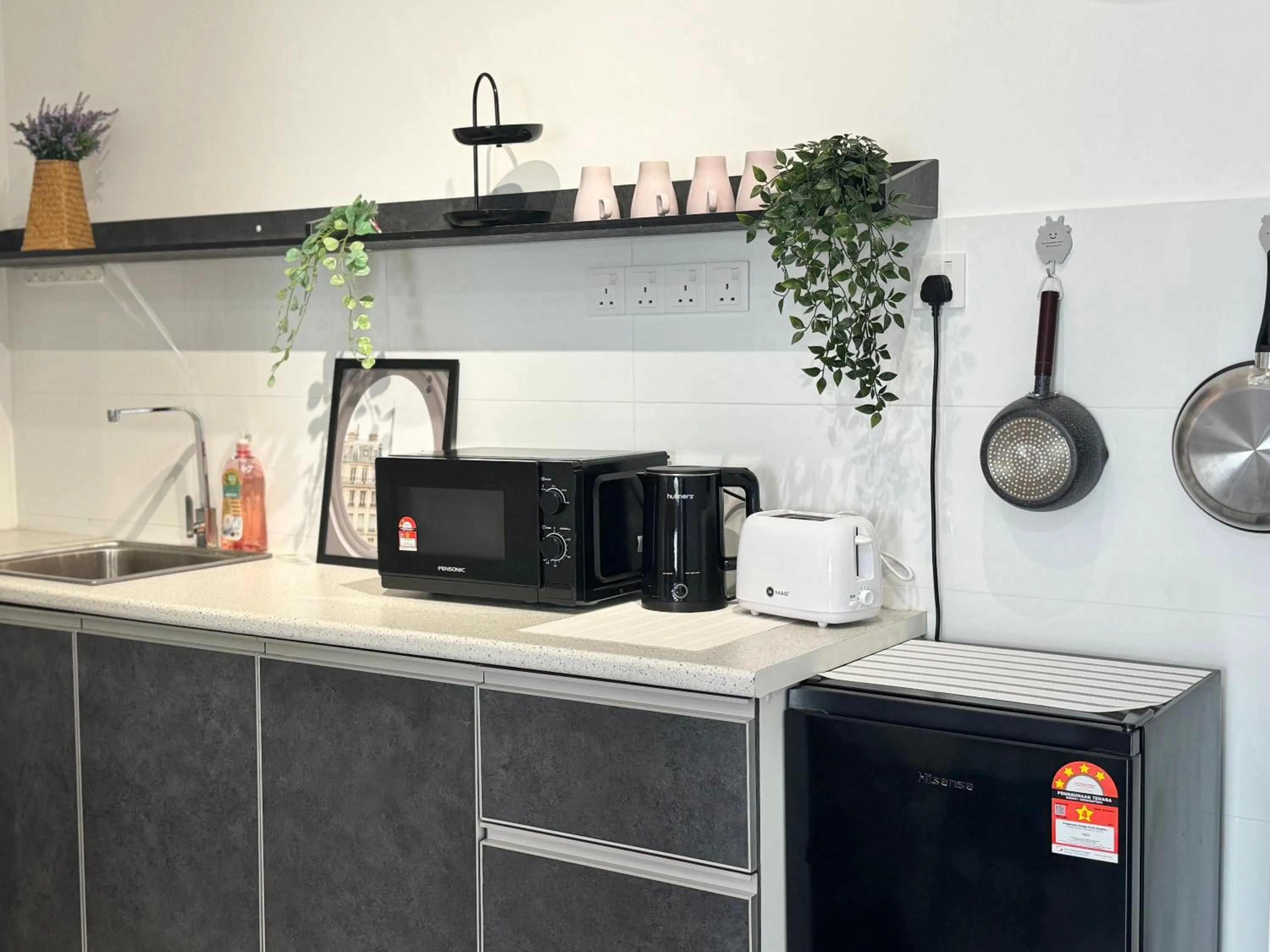 Kitchen or kitchenette in Ipoh Horizon Skypool Town Suites 4-11pax by IWH Suites