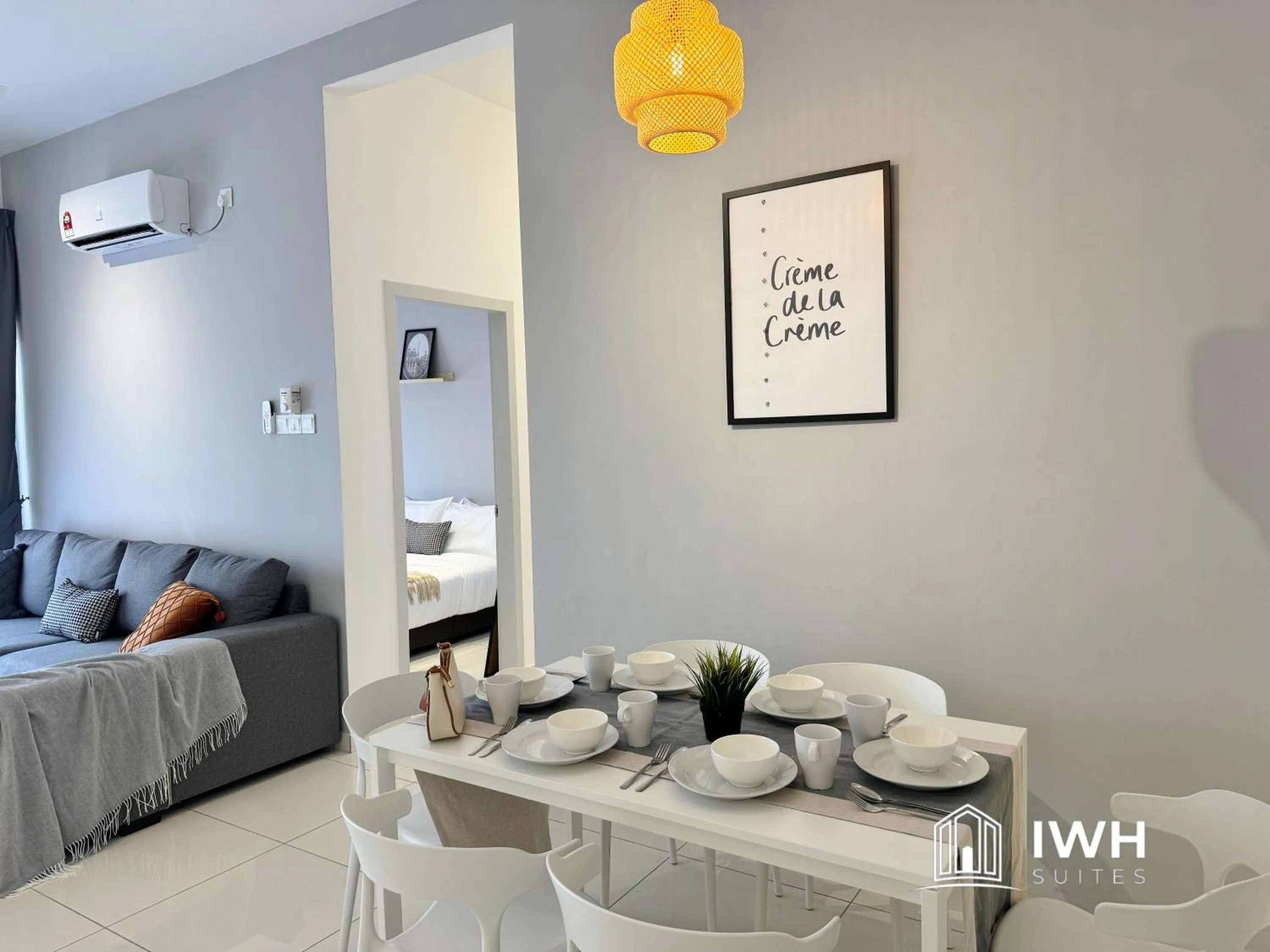 Dining area, Bed in Ipoh Horizon Skypool Town Suites 4-11pax by IWH Suites
