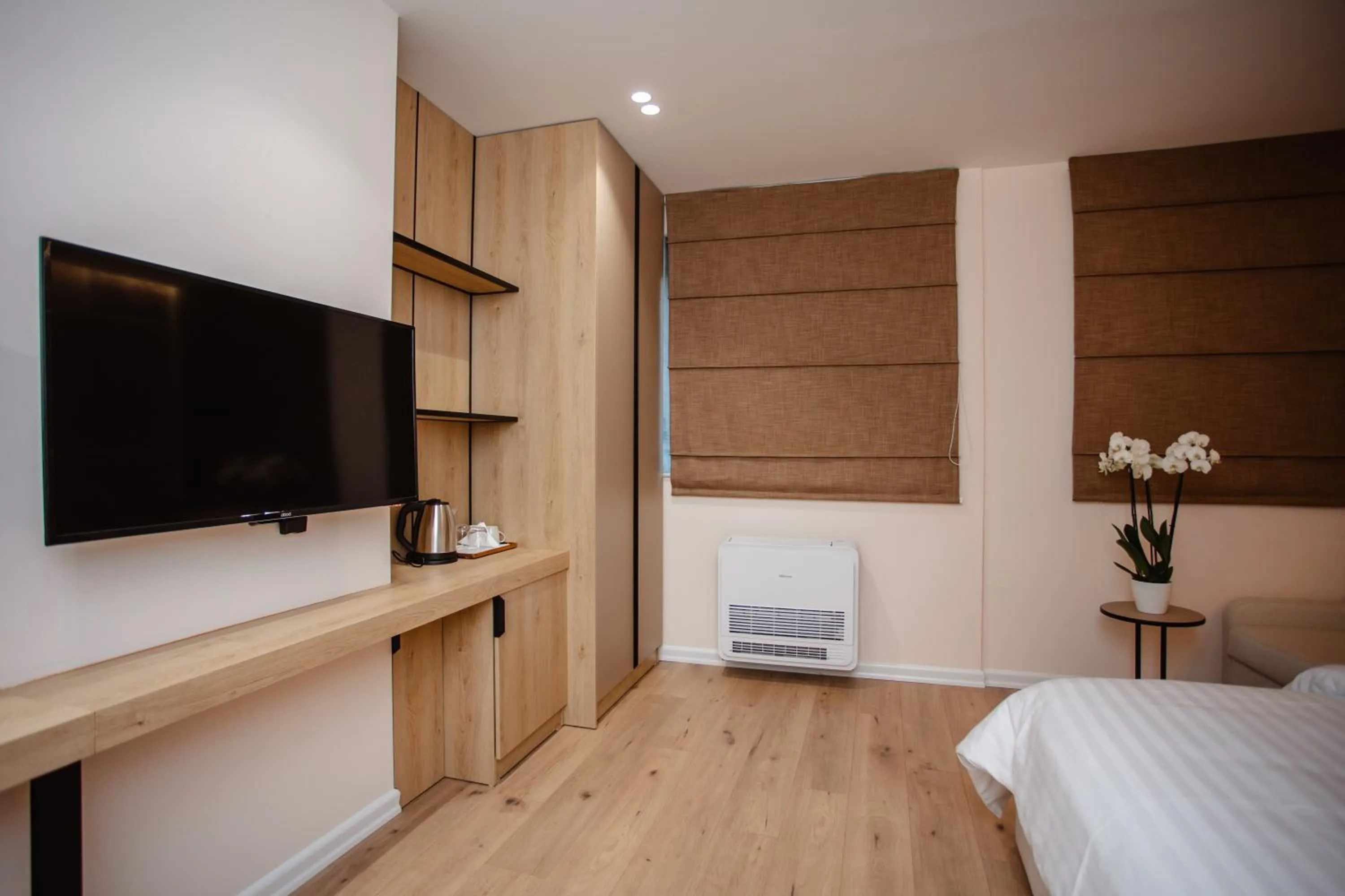 Bed in Oro Inn Hotel