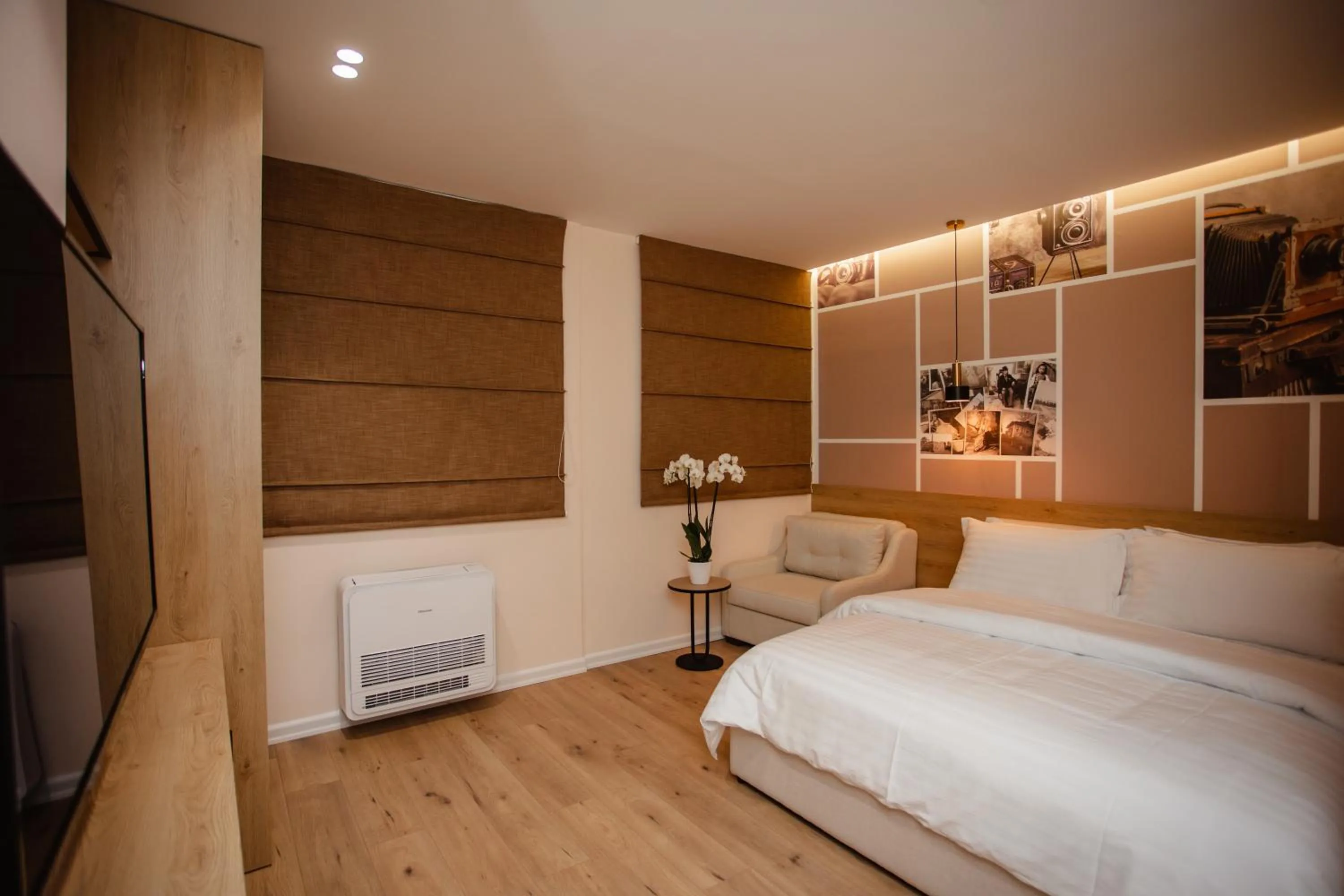 Bed in Oro Inn Hotel