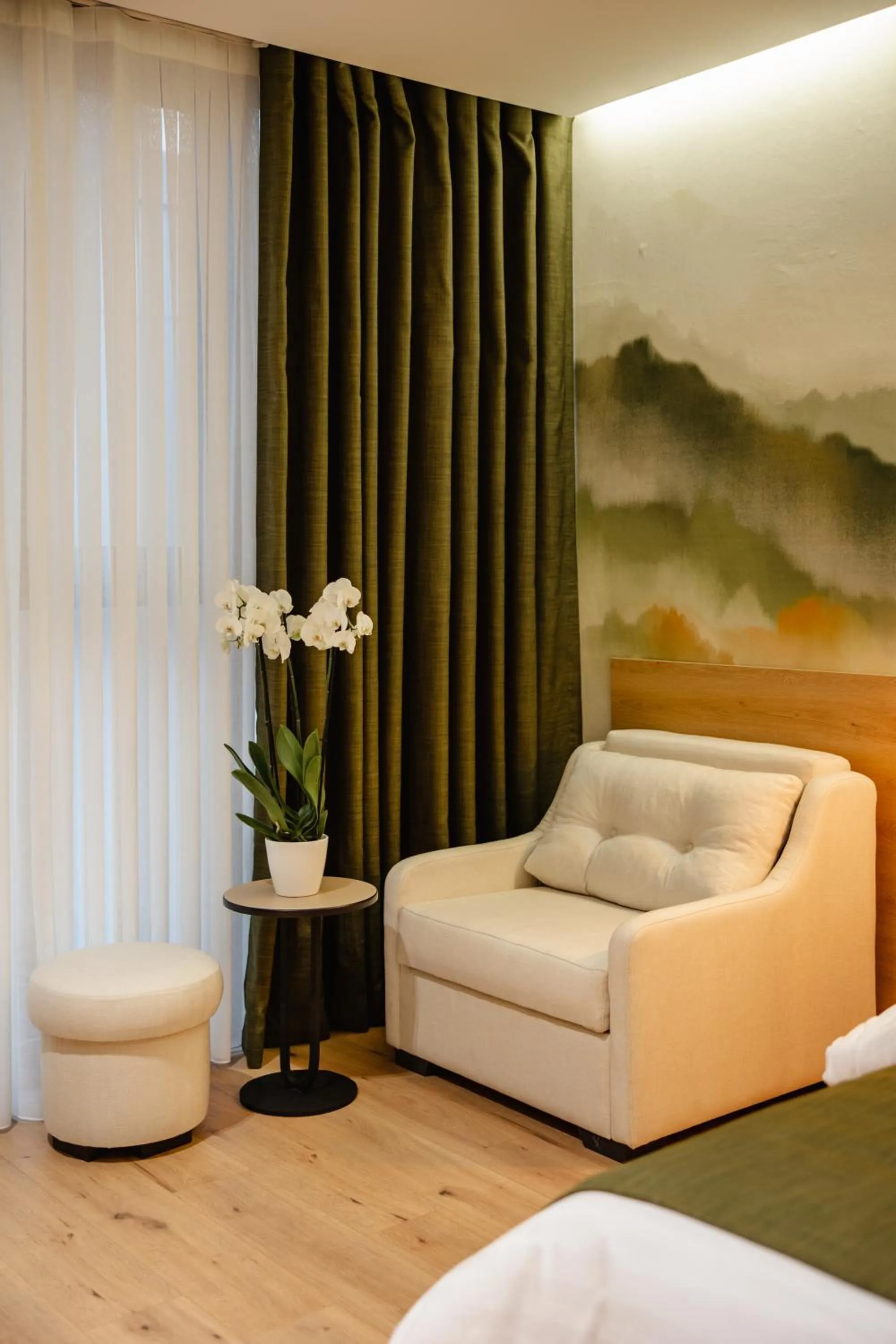 Bed in Oro Inn Hotel