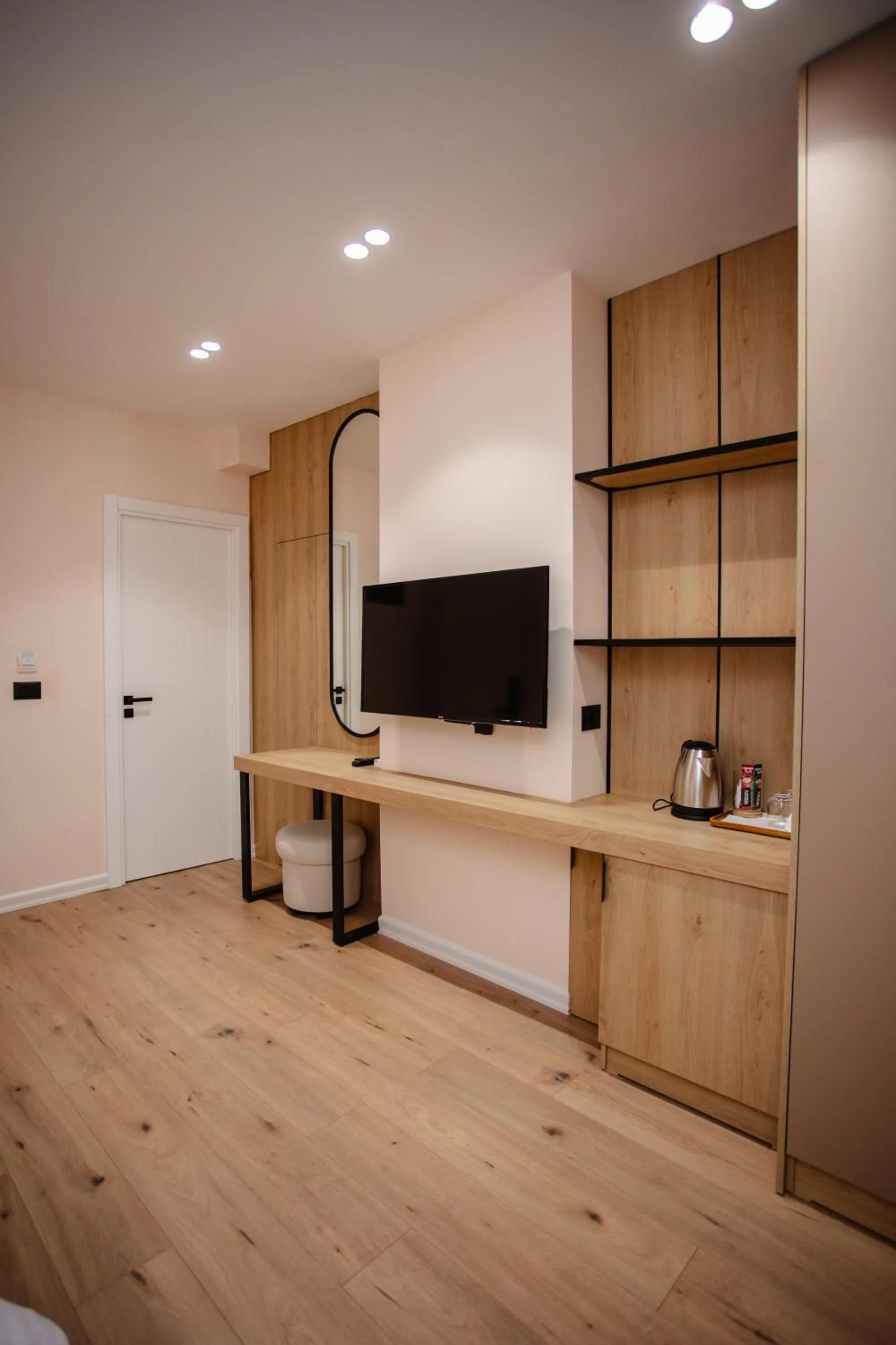 TV and multimedia in Oro Inn Hotel