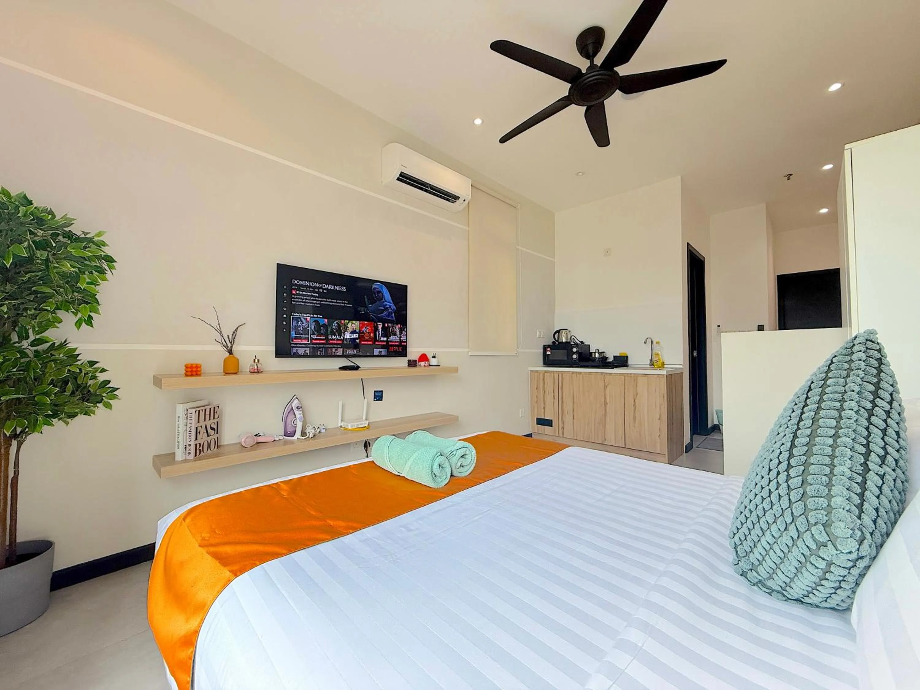 Bed in Neu Suites By Serenity Homes Near Gleneagles, KLCC & LRT