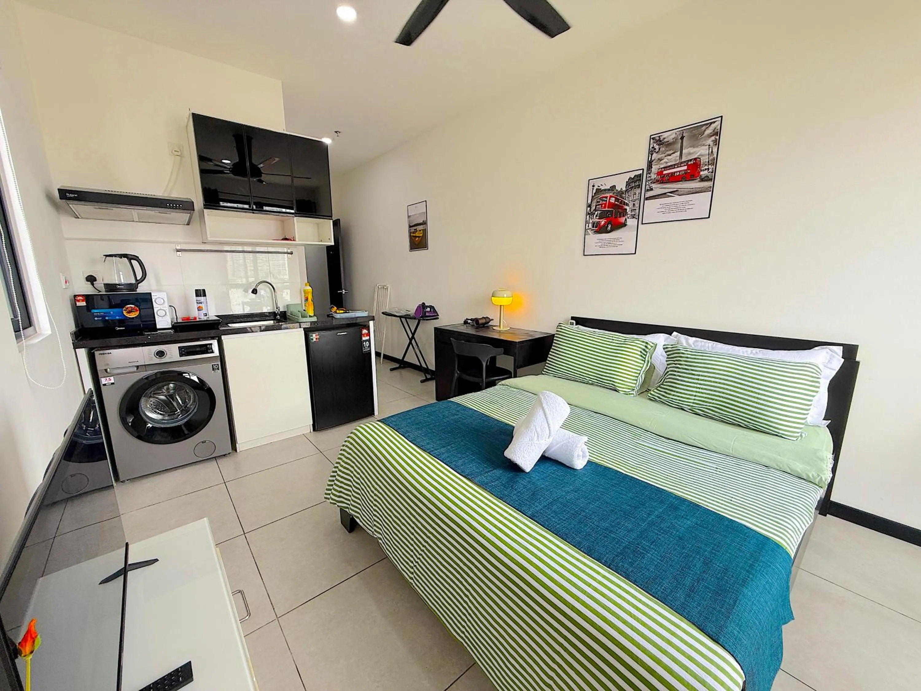 Kitchen or kitchenette in Neu Suites By Serenity Homes Near Gleneagles, KLCC & LRT