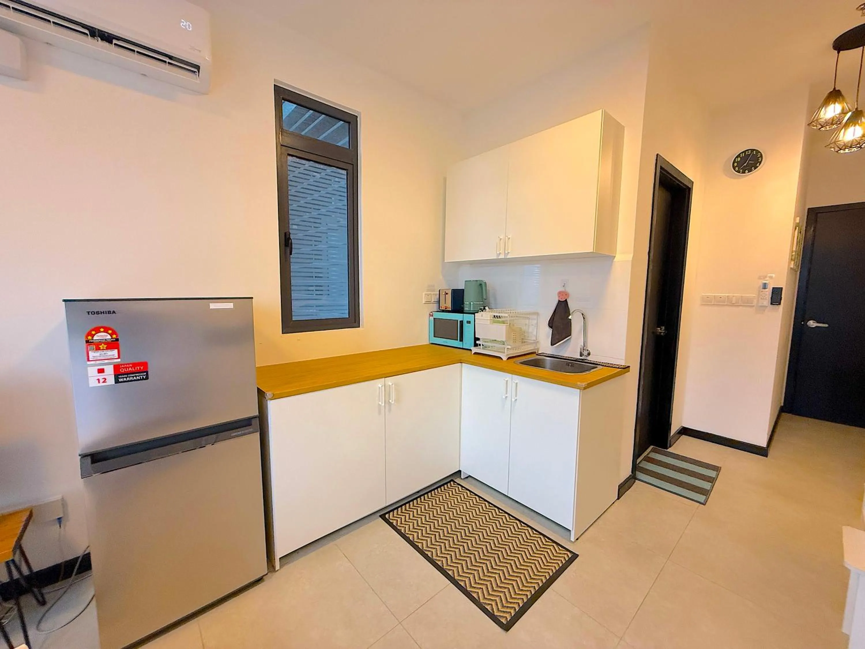 Kitchen or kitchenette in Neu Suites By Serenity Homes Near Gleneagles, KLCC & LRT