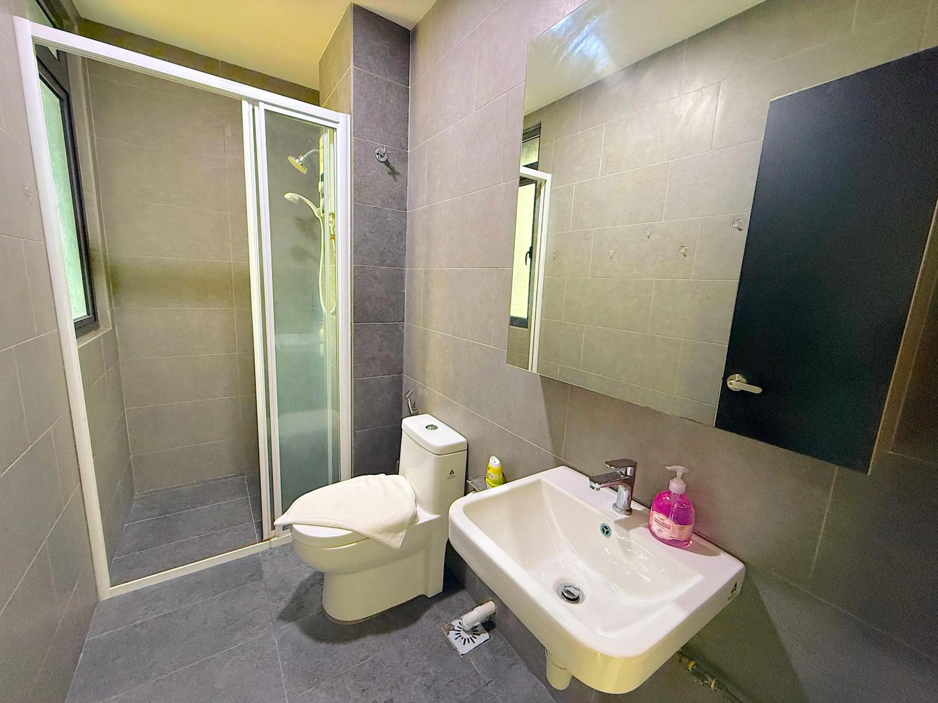 Bathroom in Neu Suites By Serenity Homes Near Gleneagles, KLCC & LRT