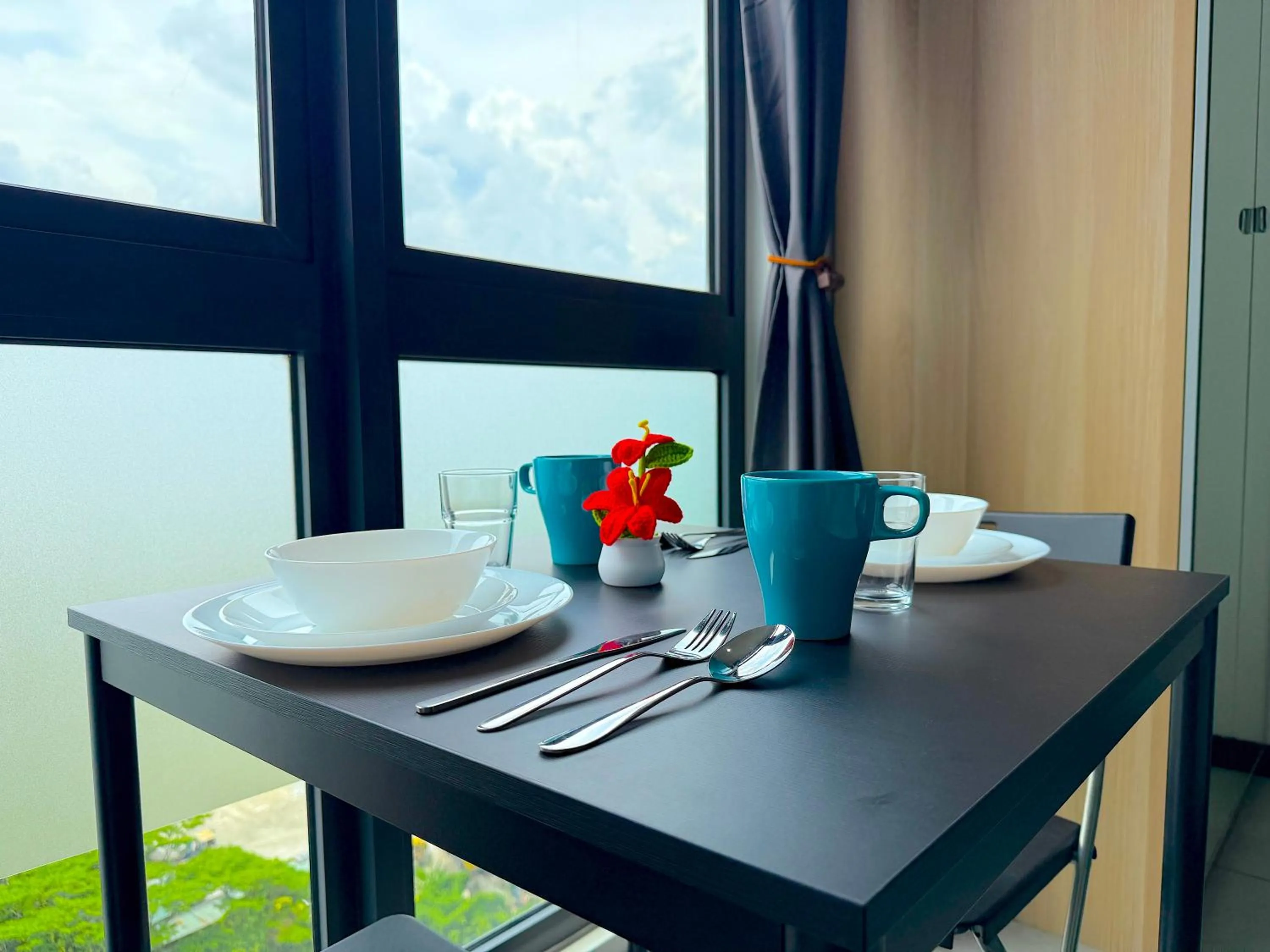 Food and drinks in Neu Suites By Serenity Homes Near Gleneagles, KLCC & LRT