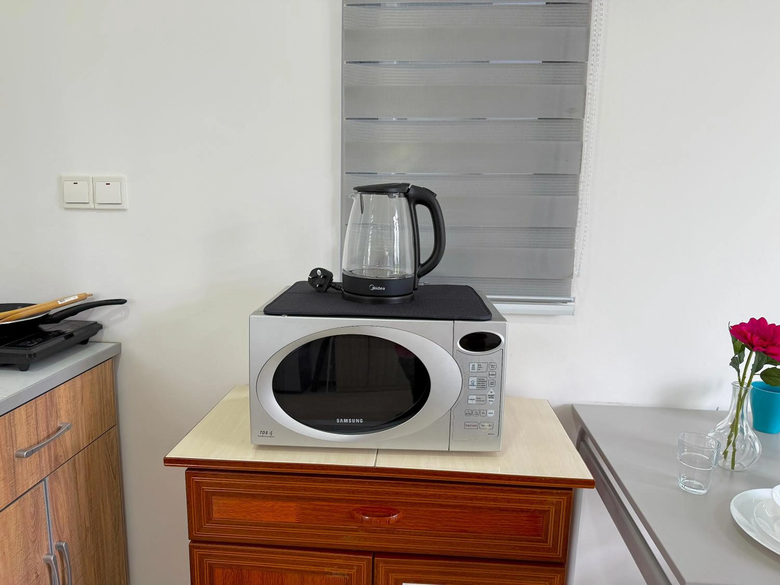 Coffee/tea facilities in Neu Suites By Serenity Homes Near Gleneagles, KLCC & LRT