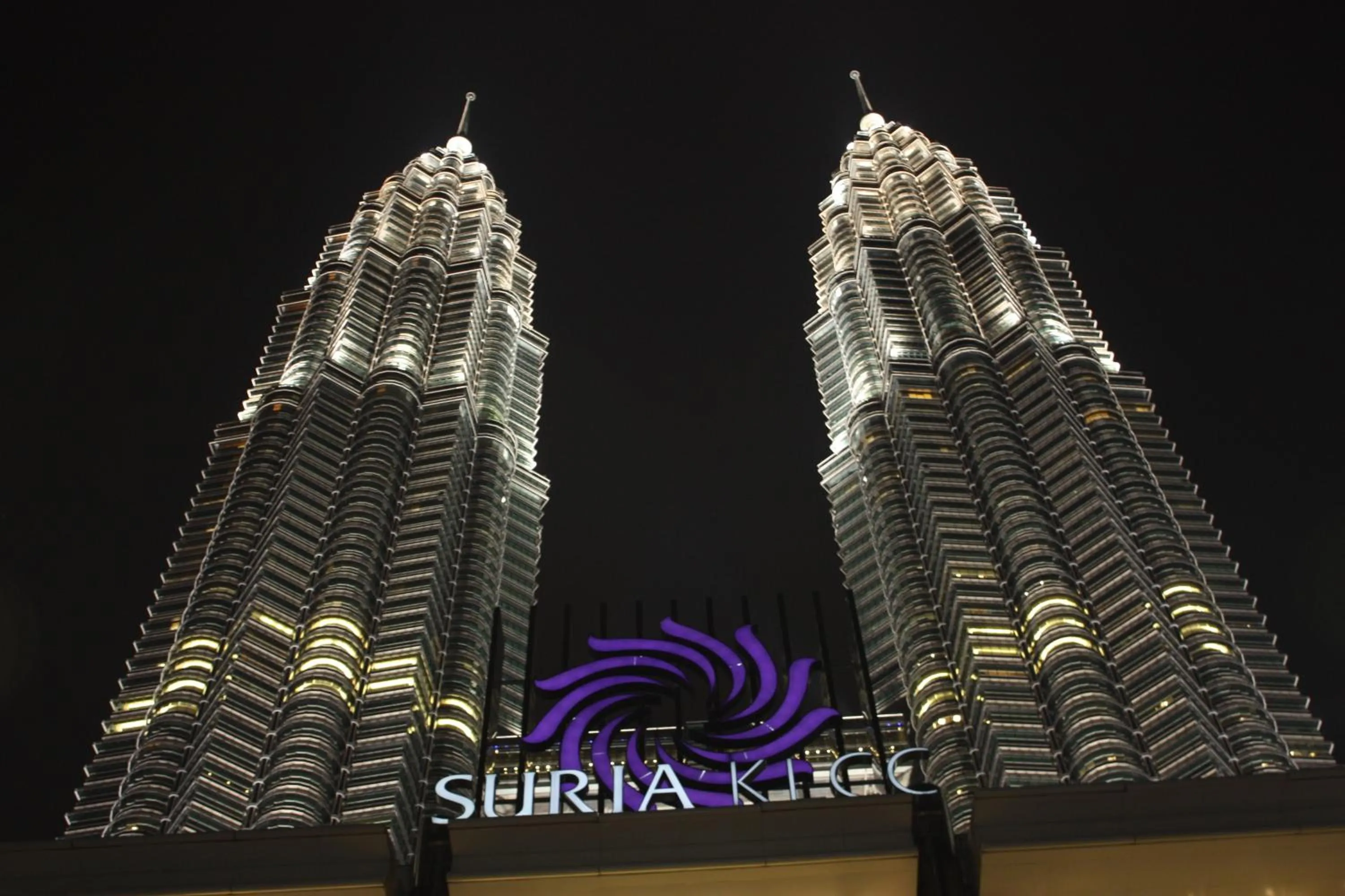 Night in Neu Suites By Serenity Homes Near Gleneagles, KLCC & LRT