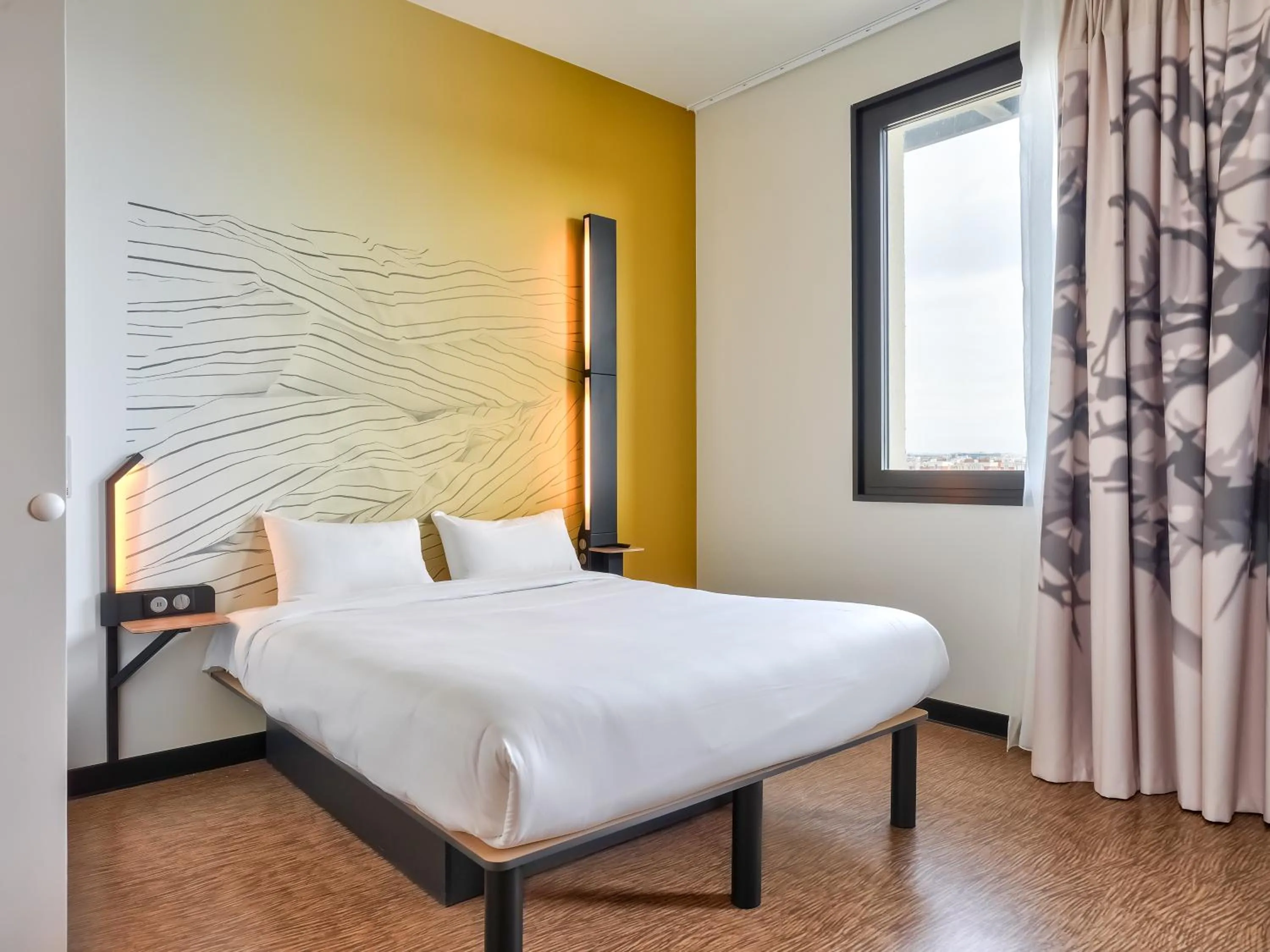 Photo of the whole room, Bed in B&B HOTEL Paris Porte d'Orléans