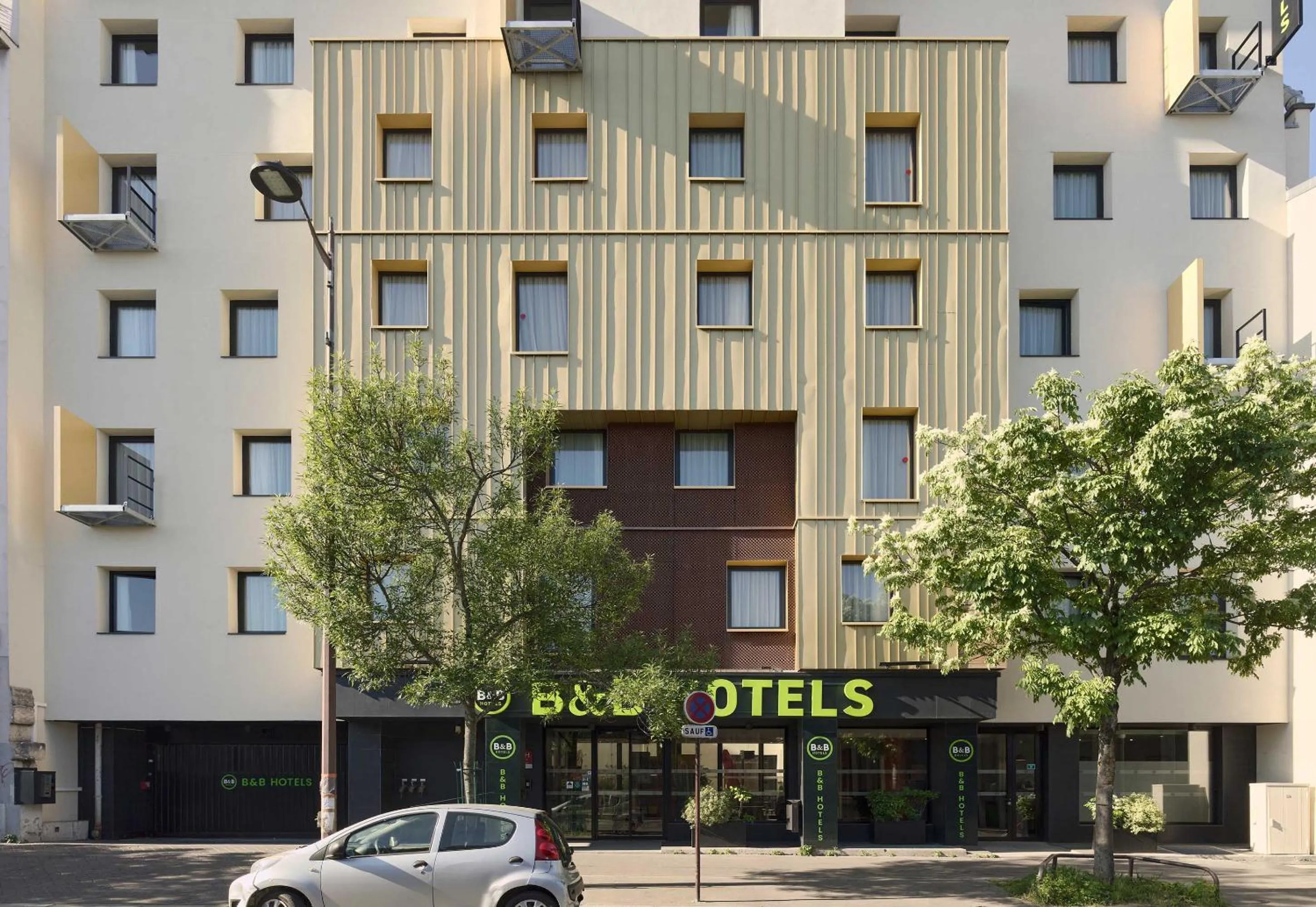 Property building in B&B HOTEL Paris Porte d'Orléans