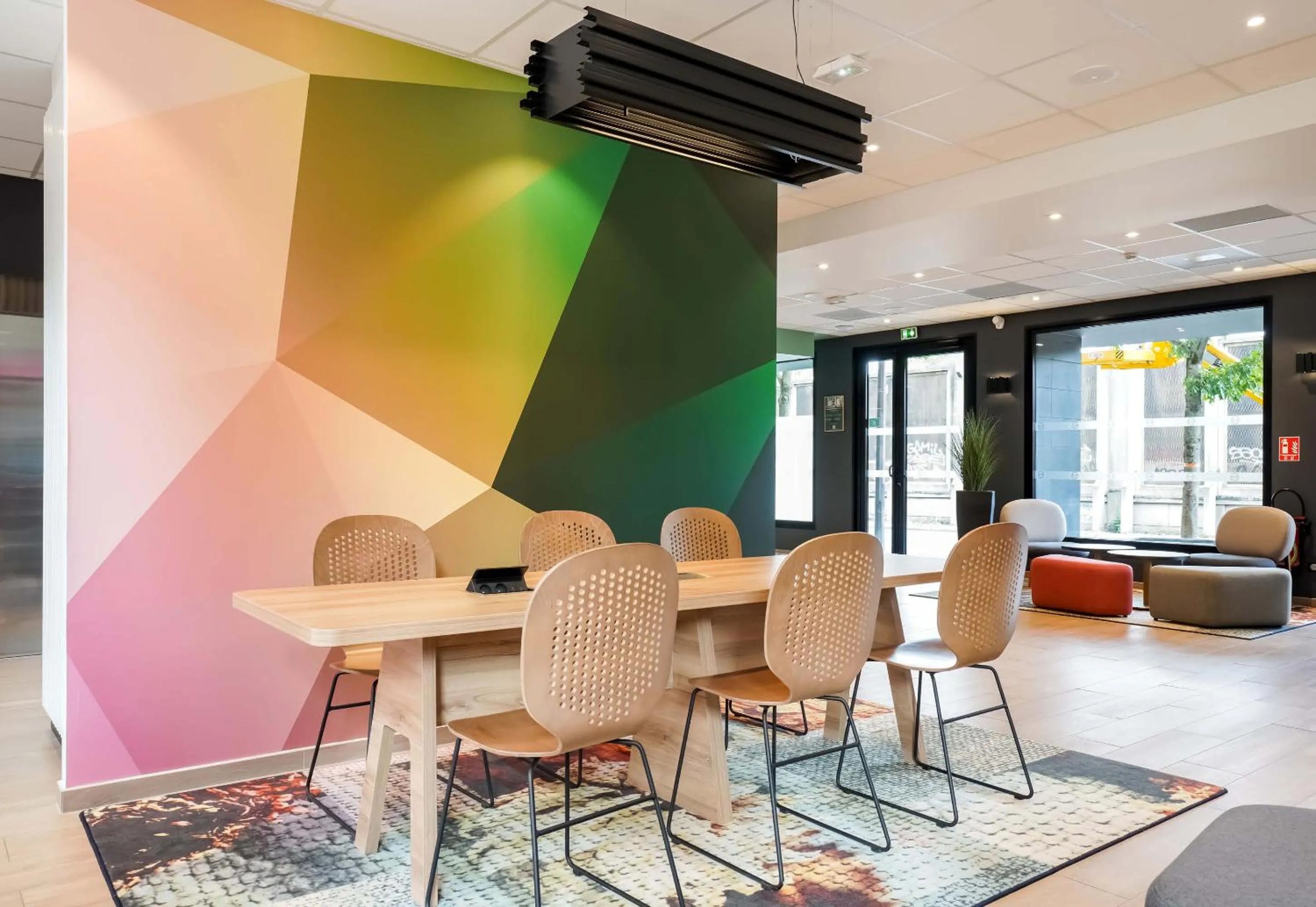 Seating area in B&B HOTEL Paris Porte d'Orléans