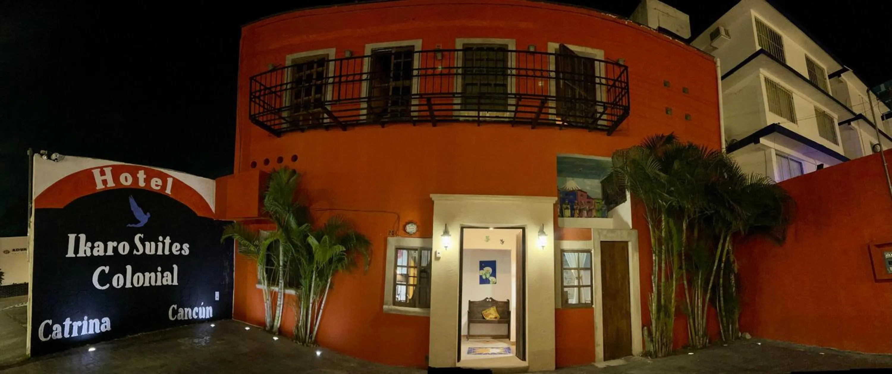 Facade/entrance in Íkaro Suites Colonial