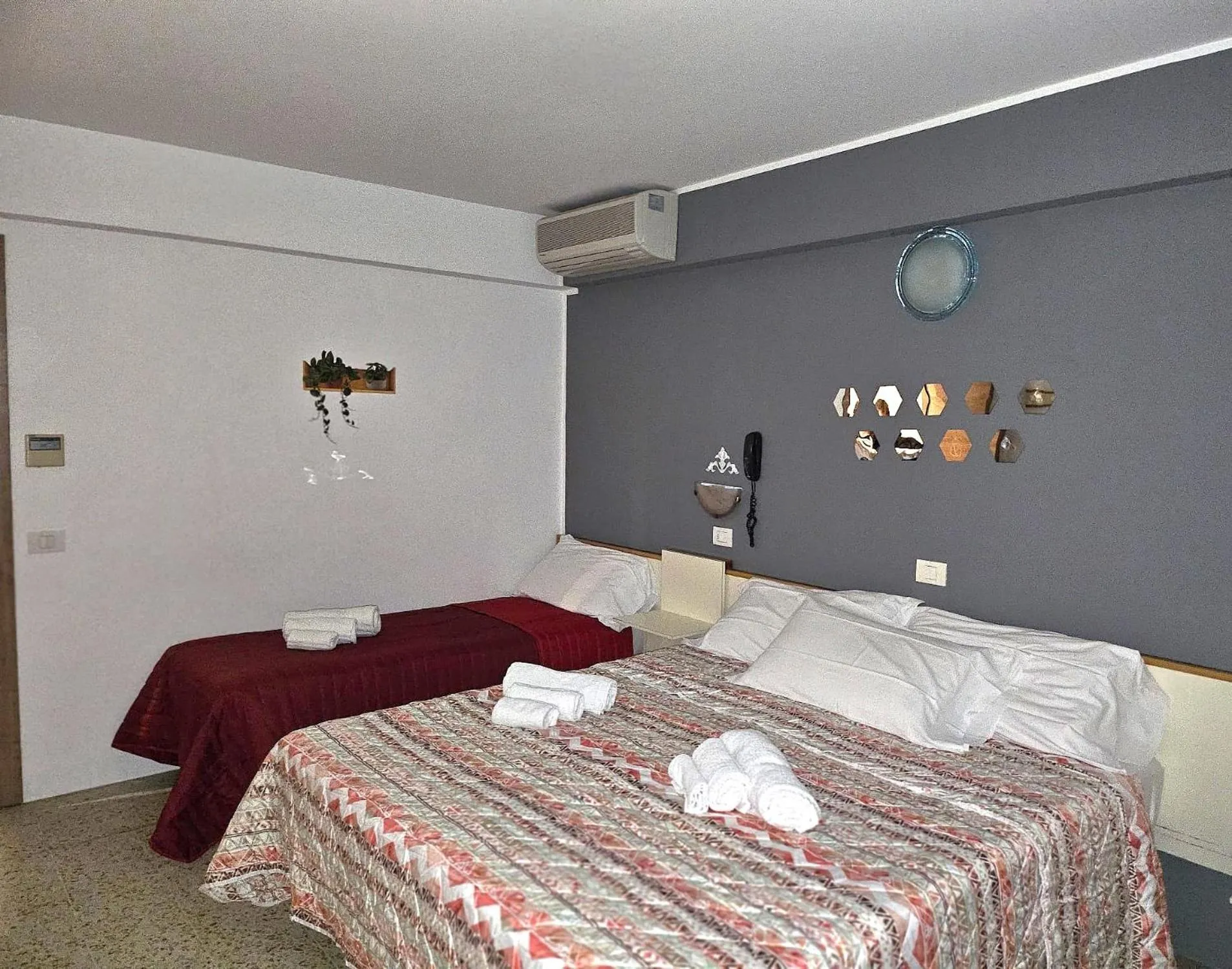 Bedroom in Hotel Villa Rosa