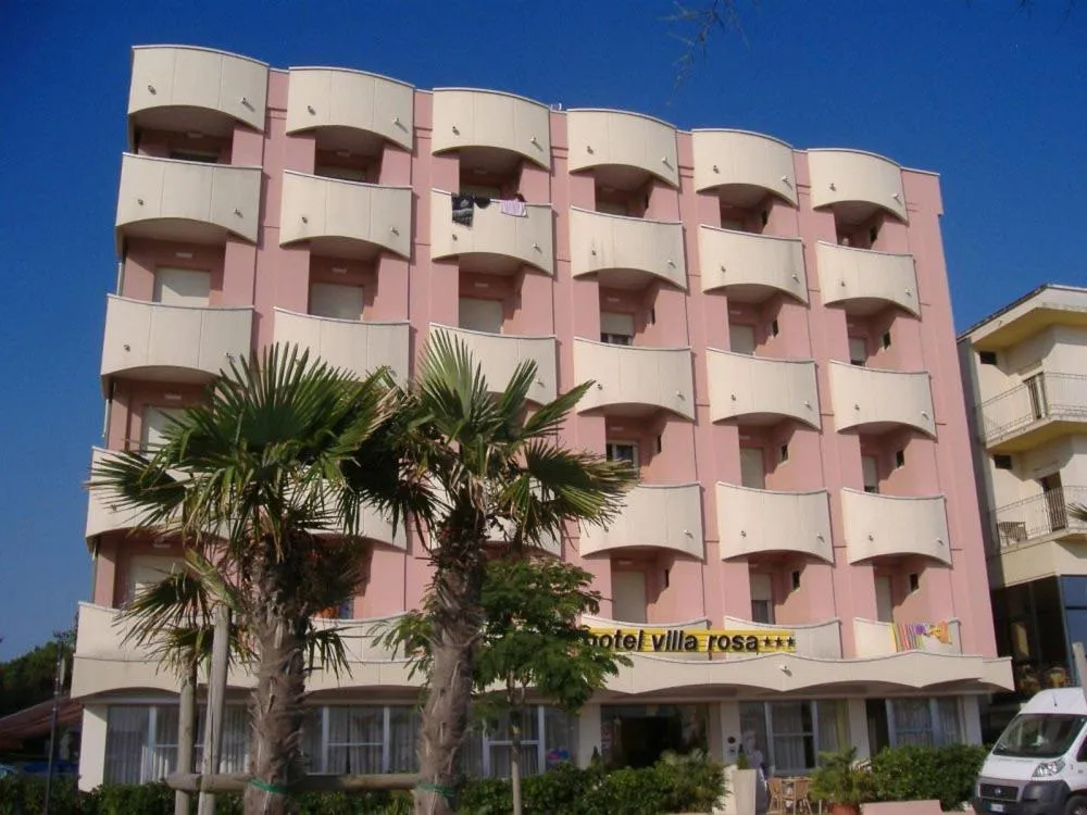 Property building in Hotel Villa Rosa