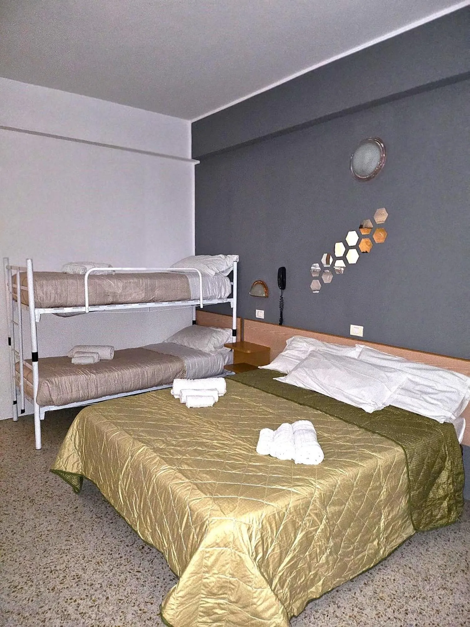 Bedroom in Hotel Villa Rosa