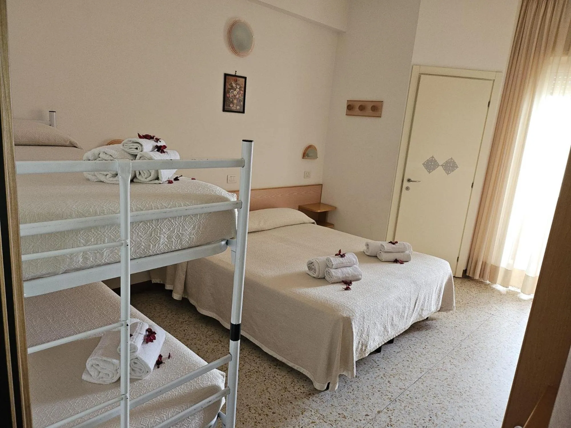 Photo of the whole room in Hotel Villa Rosa