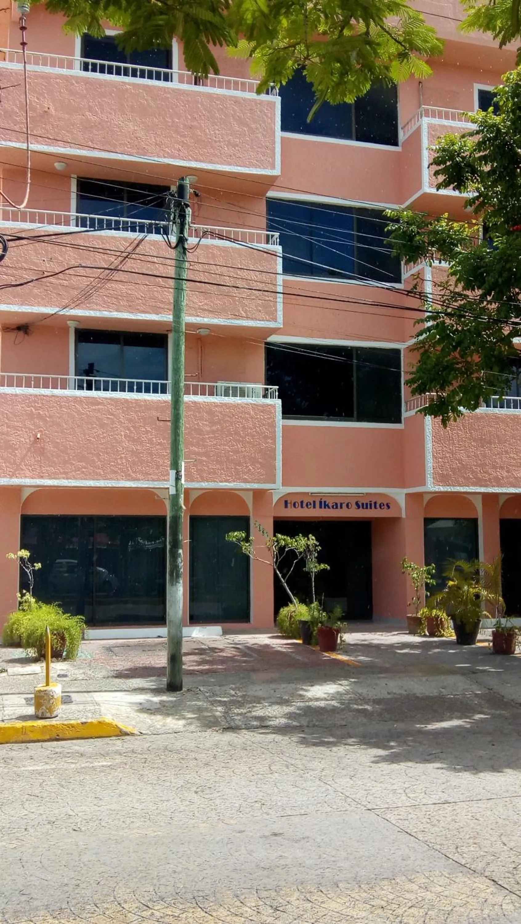 Property building in Íkaro Suites Cancún