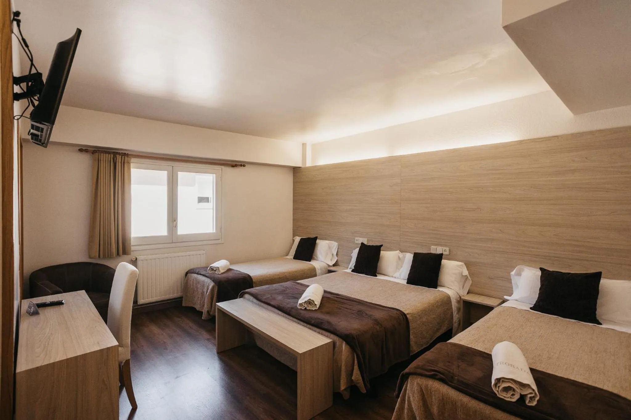 Bed in La Trobada Hotel Sport