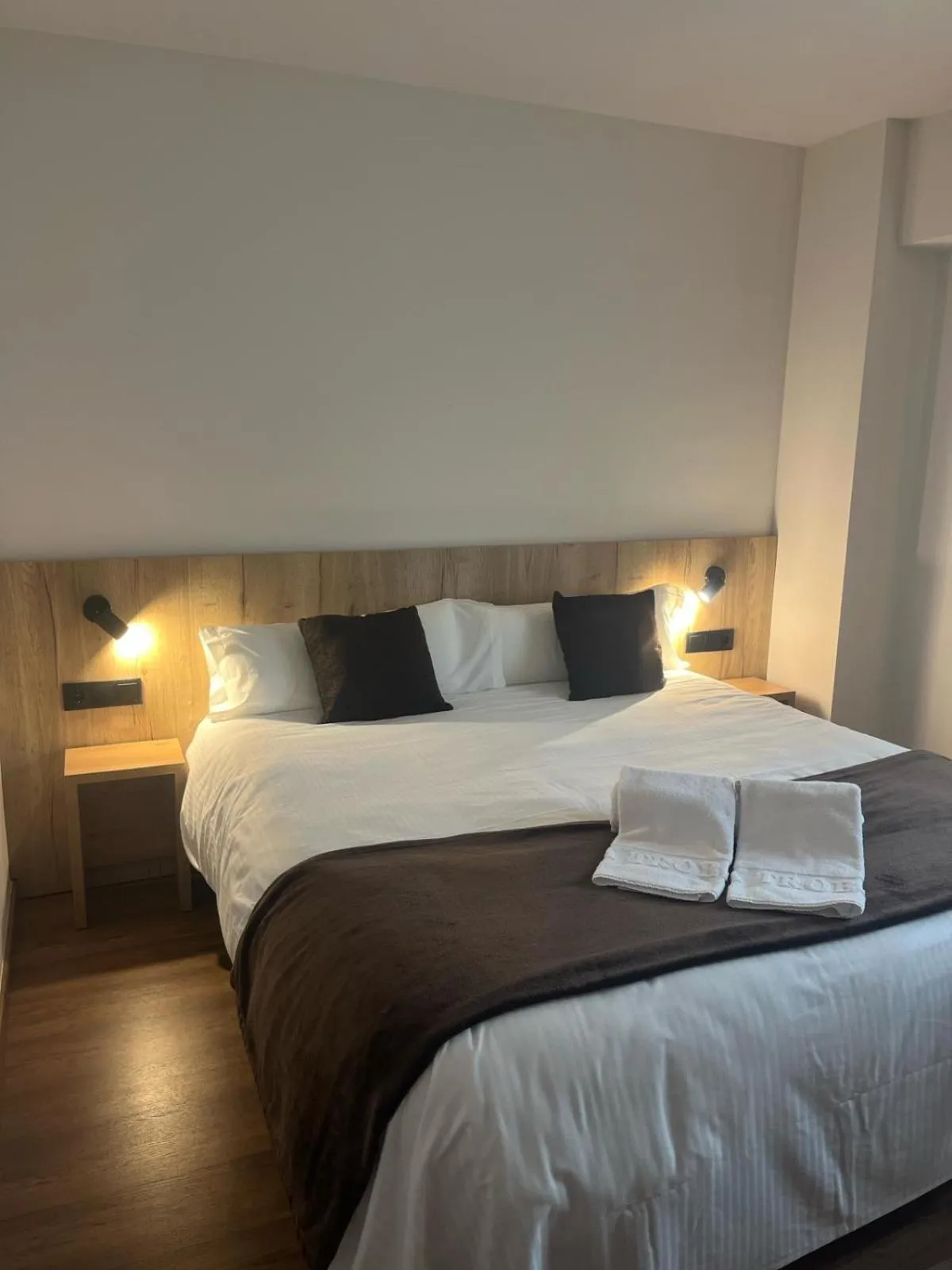 Bed in La Trobada Hotel Sport