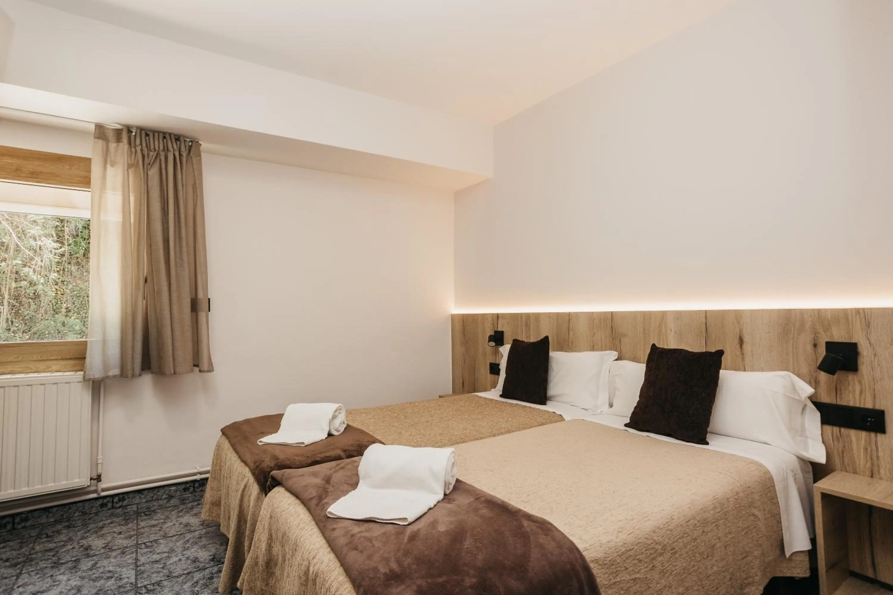 Bed in La Trobada Hotel Sport