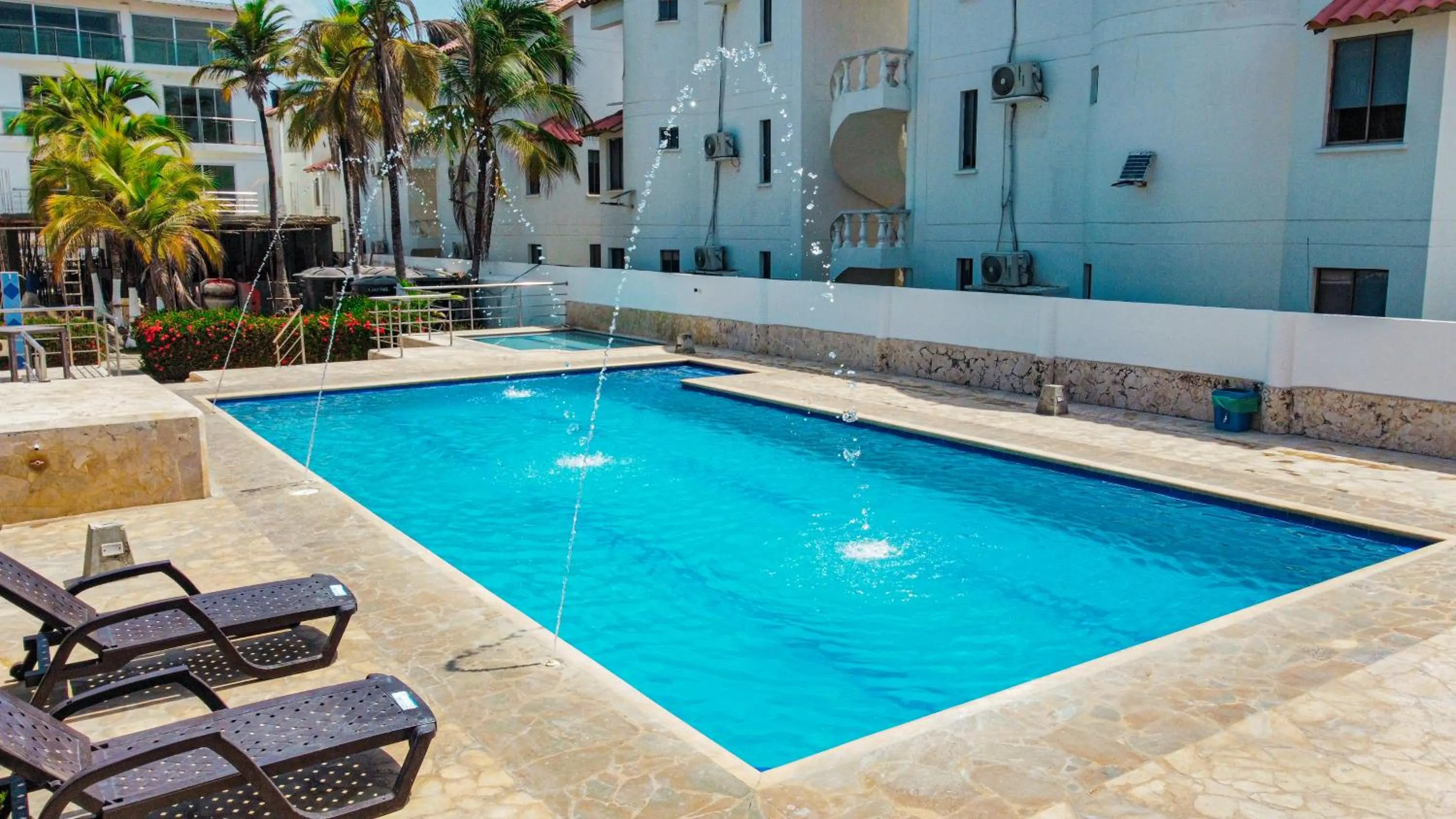 Swimming pool in Hotel Caribe Coveñas