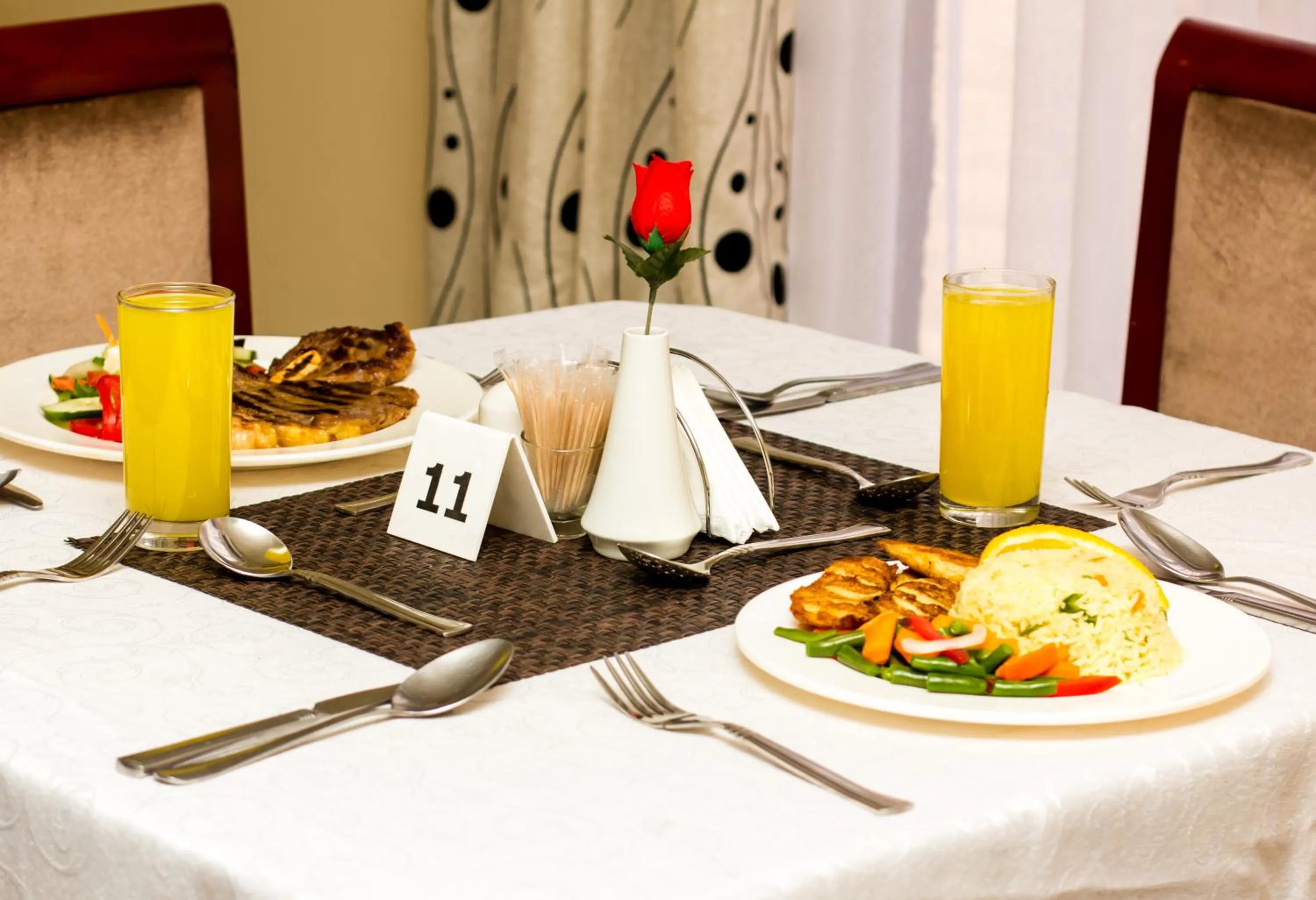 Food and drinks in Mika Lodge