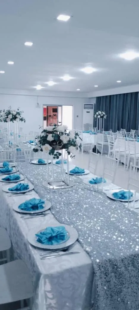 Restaurant/places to eat in Mika Lodge