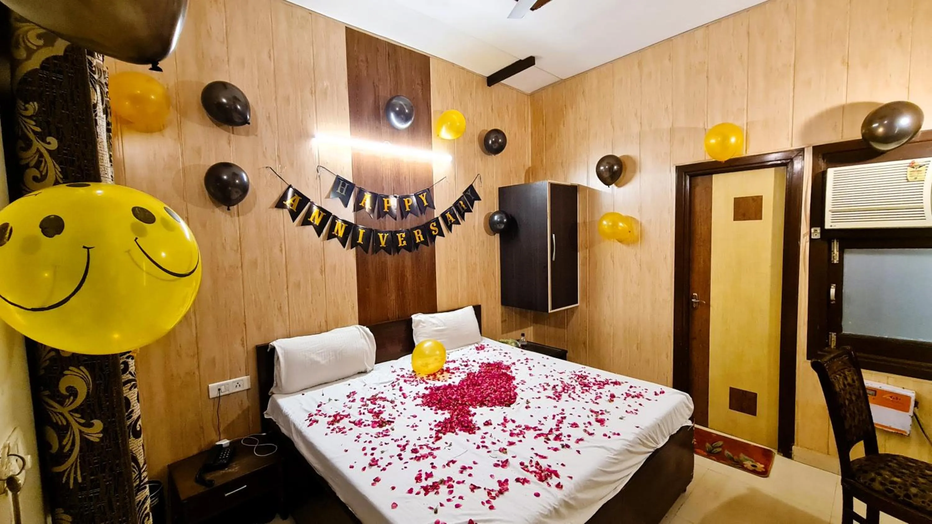 Bedroom, Bed in Hotel HK Continental