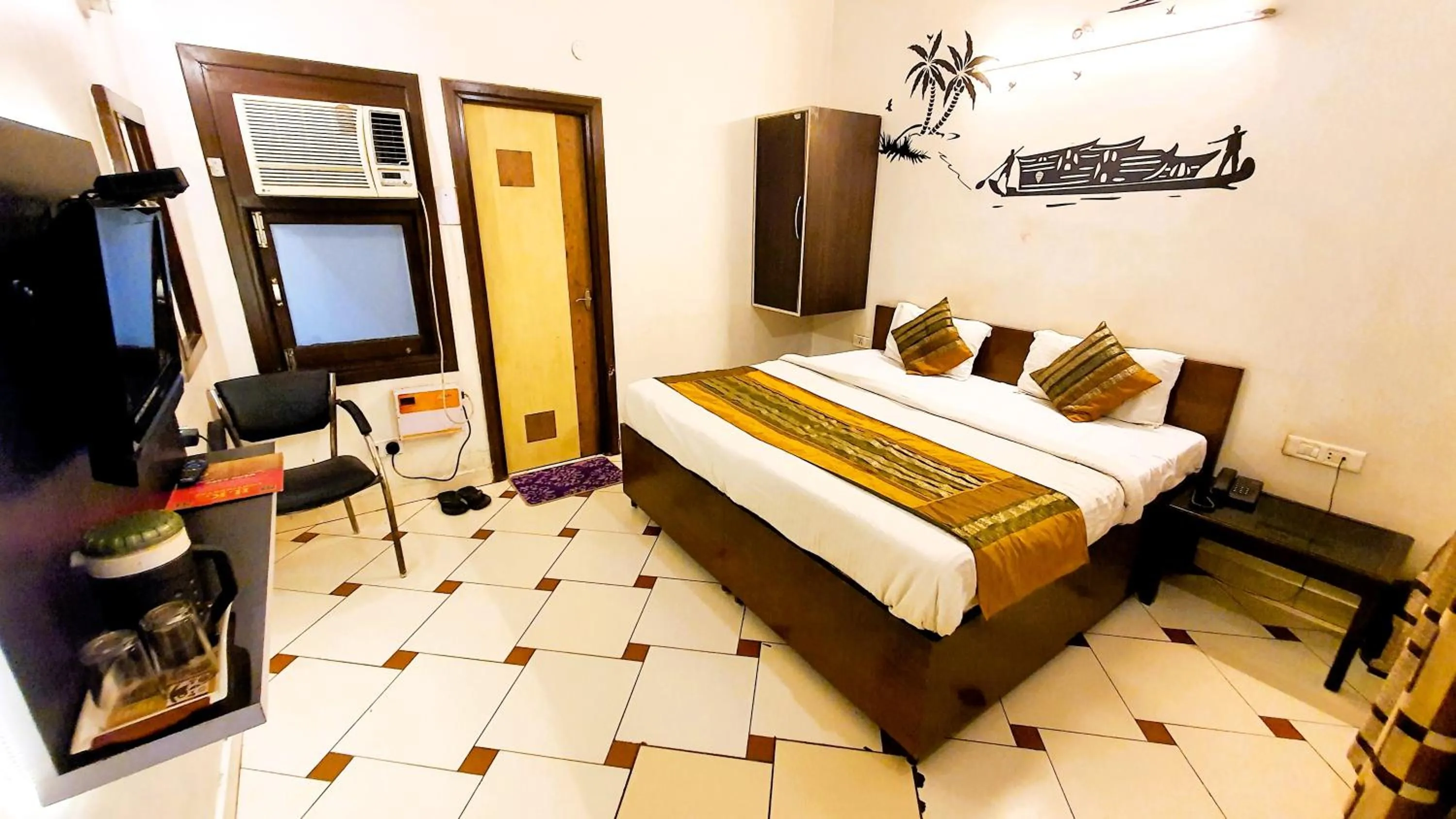 Bed in Hotel HK Continental