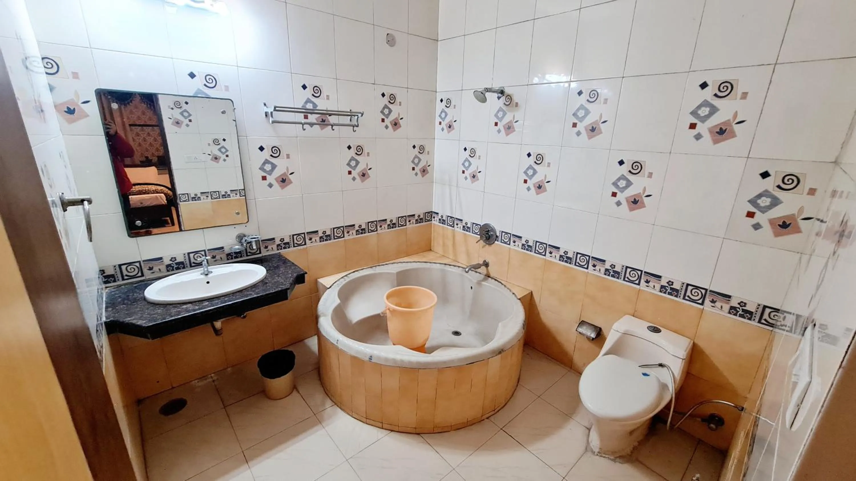 Bath in Hotel HK Continental