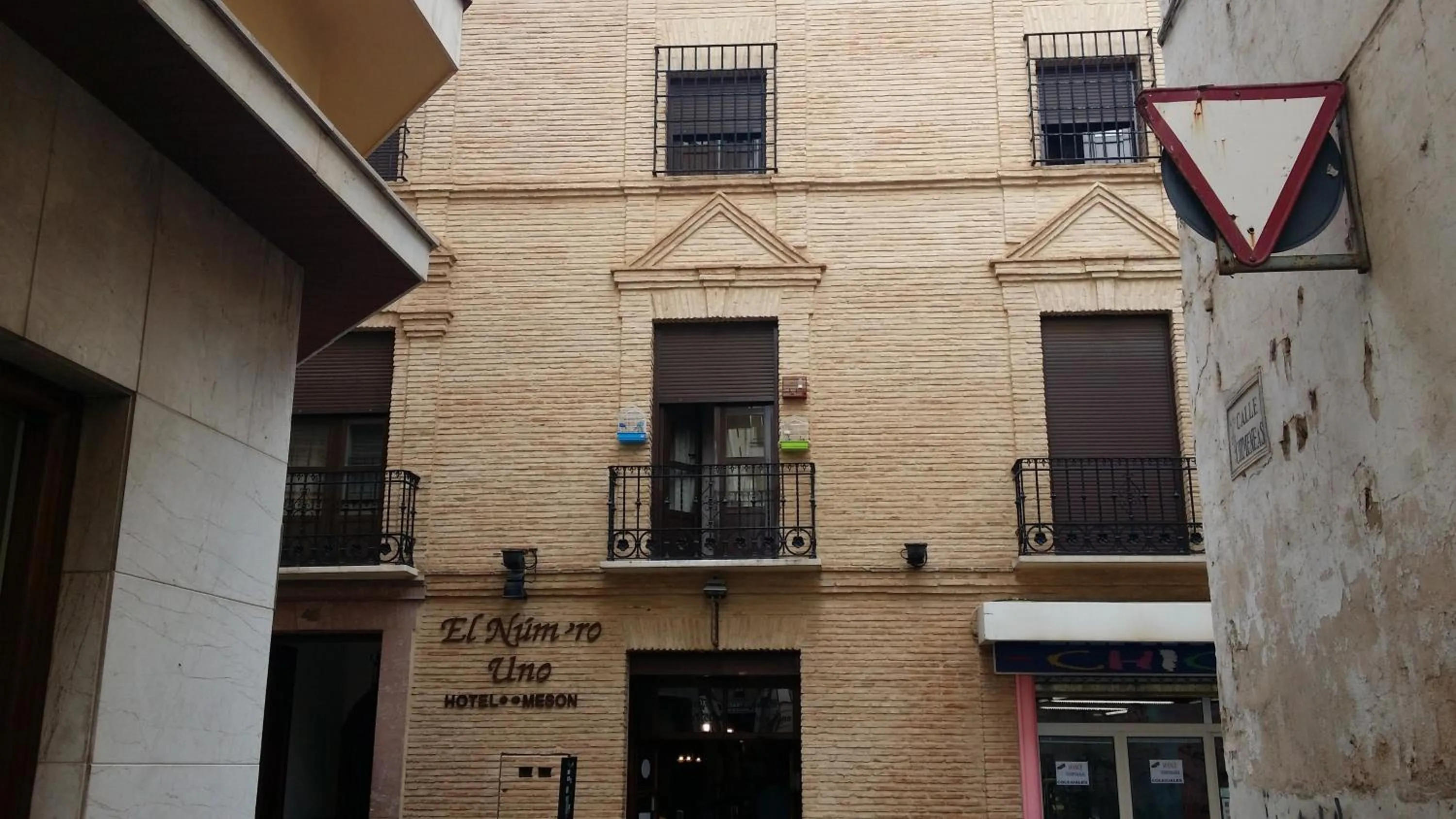 Facade/entrance in Hotel Mesón El Número Uno