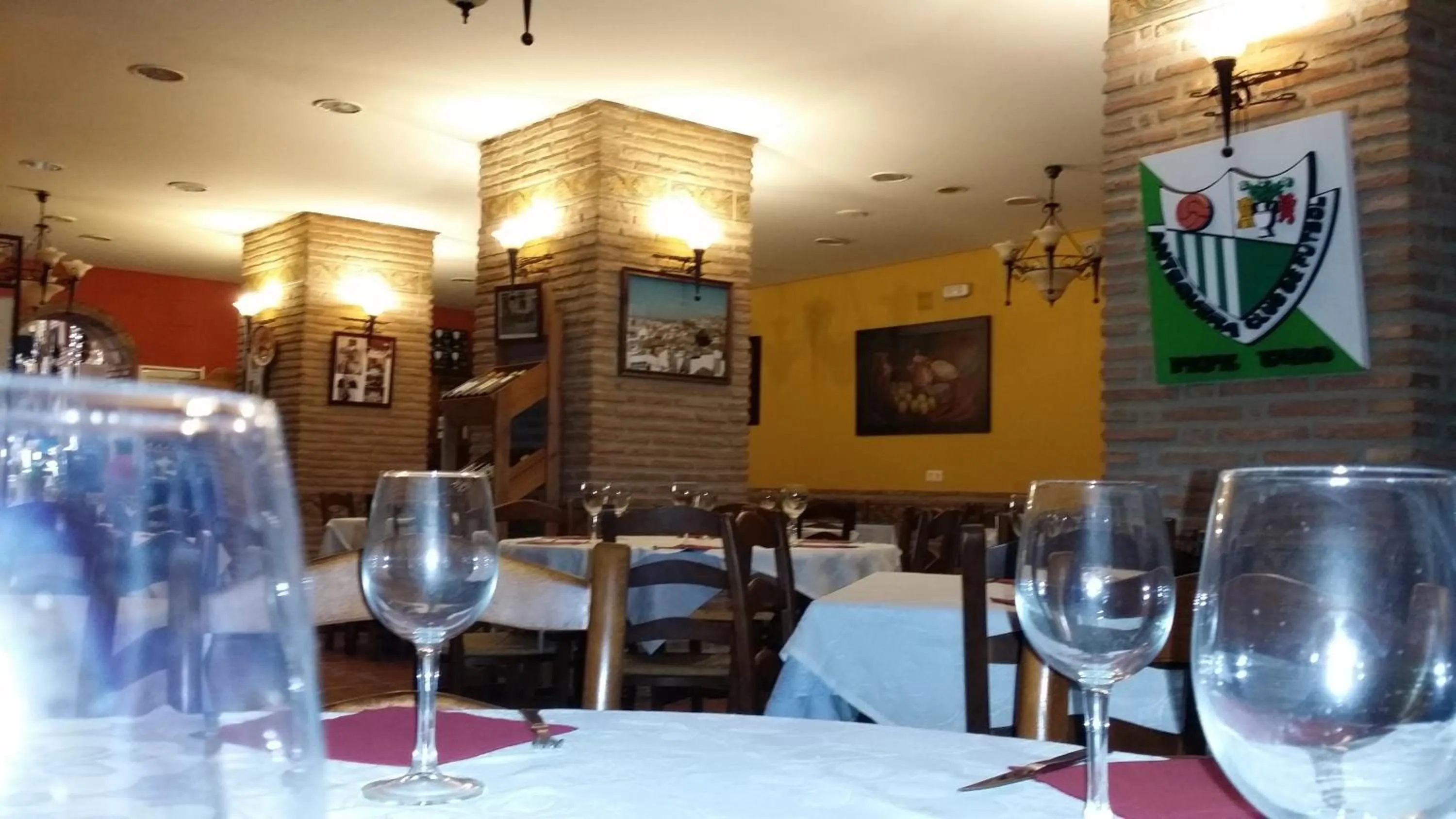 Restaurant/places to eat in Hotel Mesón El Número Uno