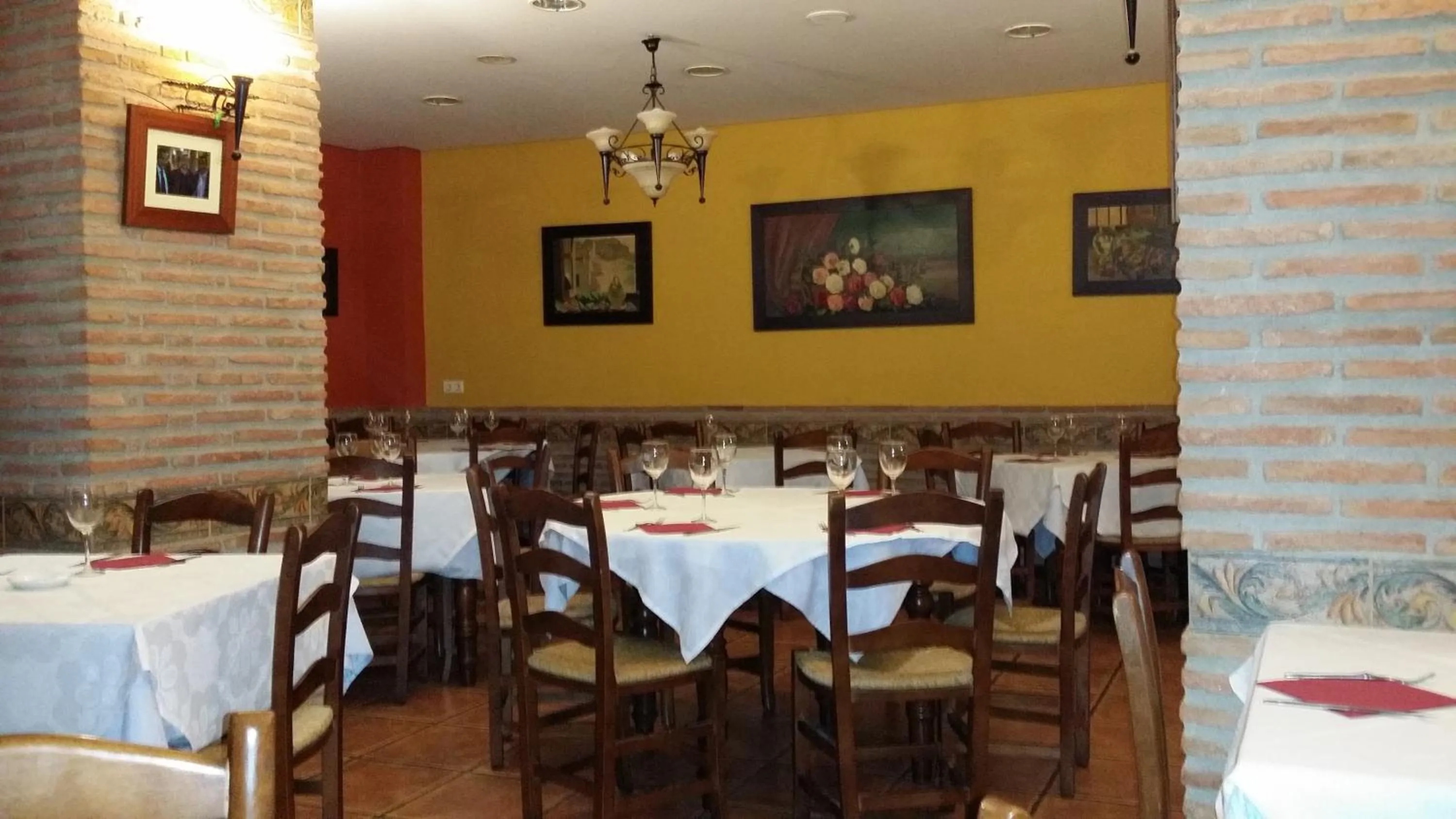 Restaurant/places to eat in Hotel Mesón El Número Uno