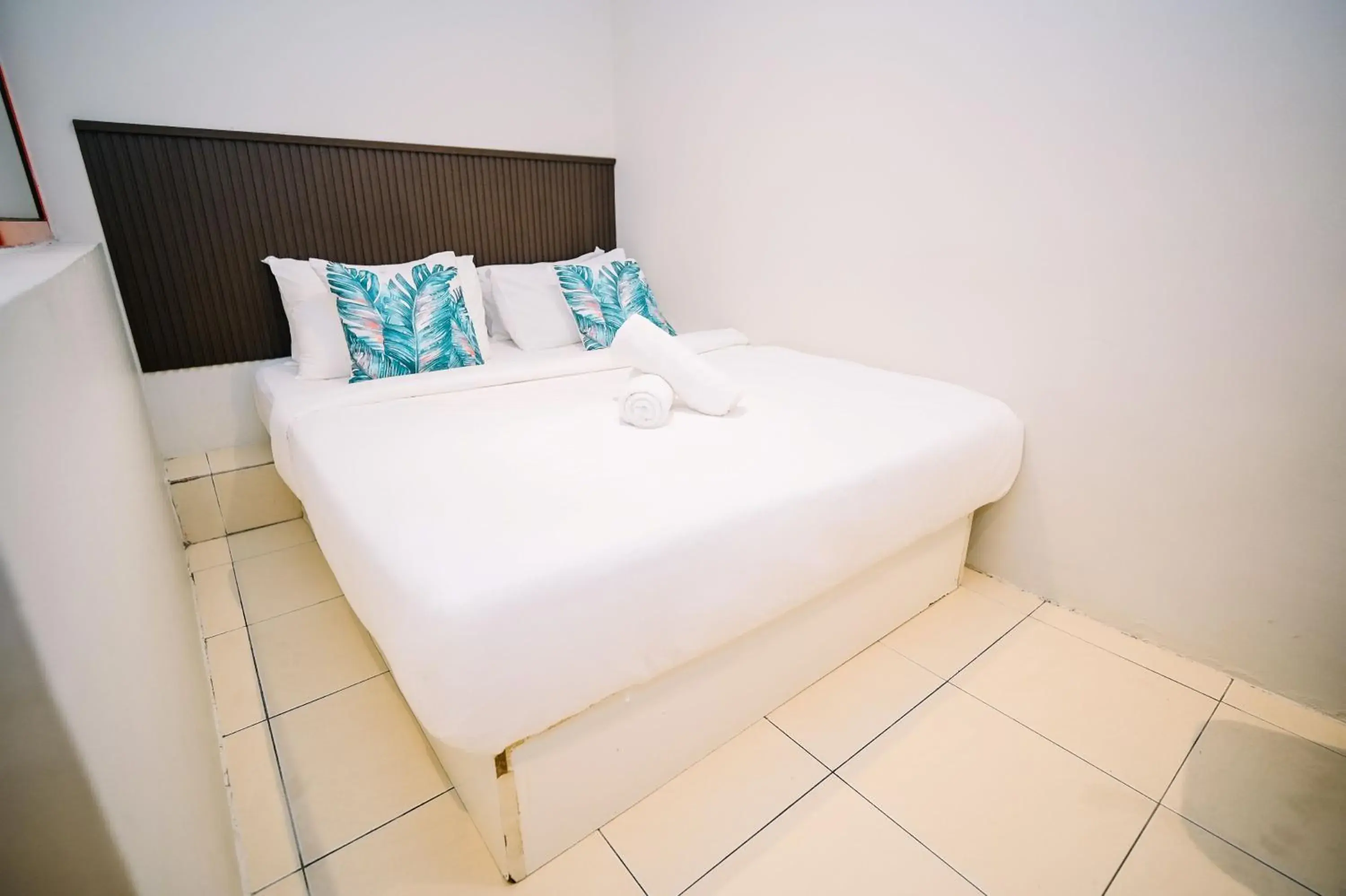 Standard Queen Room in Swing & Pillows - KL Kuchai Lama Standard Queen Room in Swing & Pillows - KL Kuchai Lama