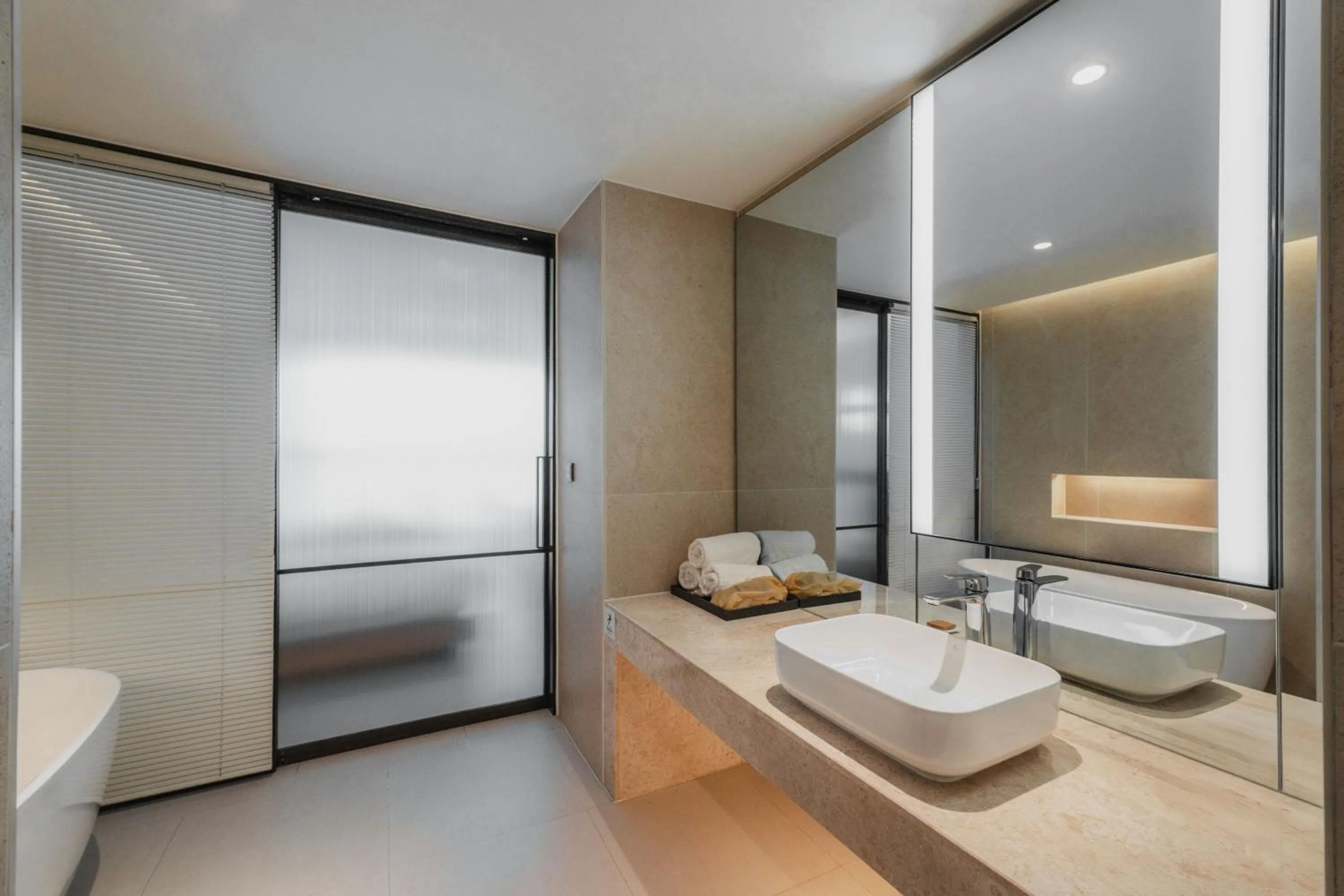 Area and facilities in WAVEM HOTEL west