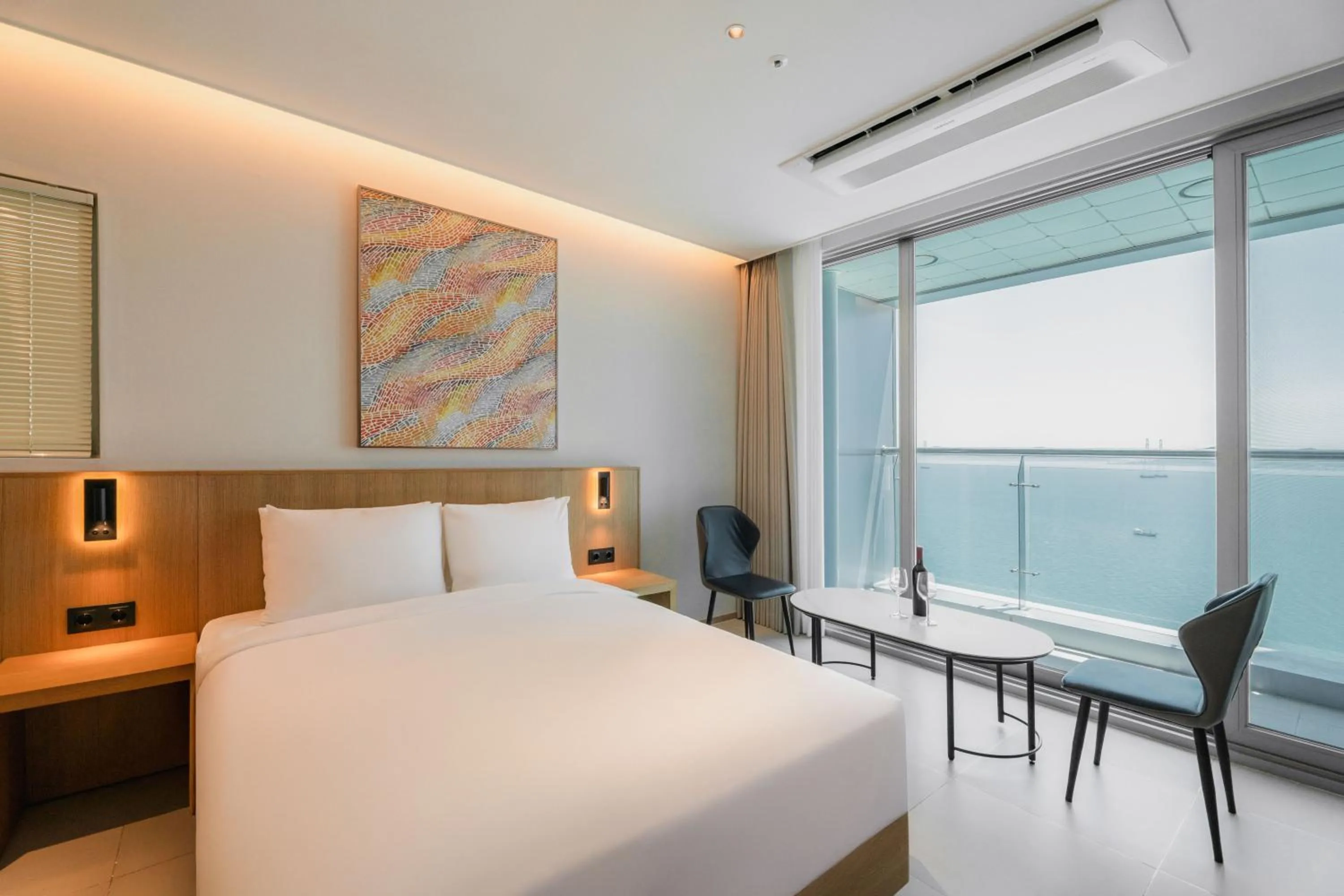 Bedroom, Bed in WAVEM HOTEL west