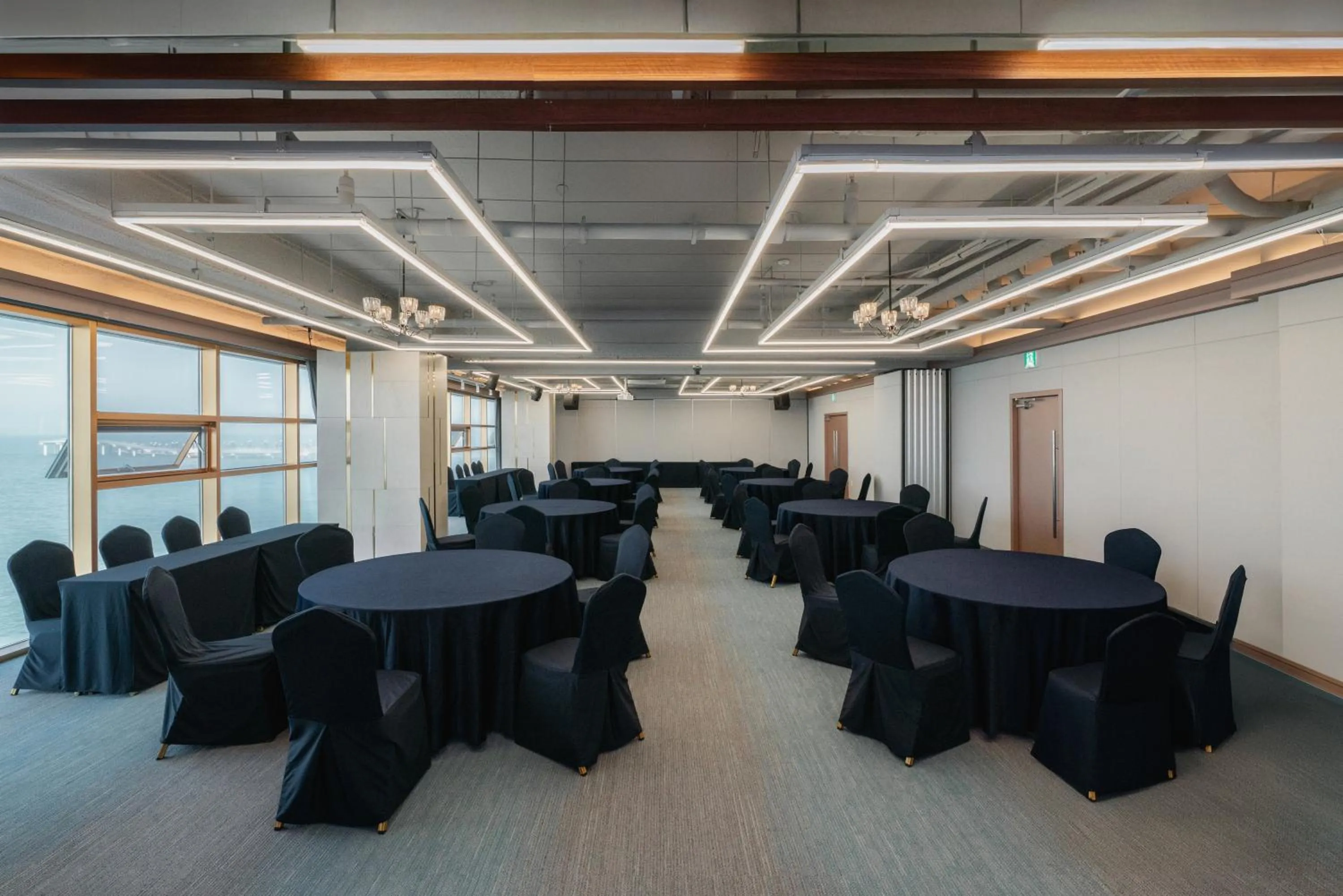 Meeting/conference room in WAVEM HOTEL west