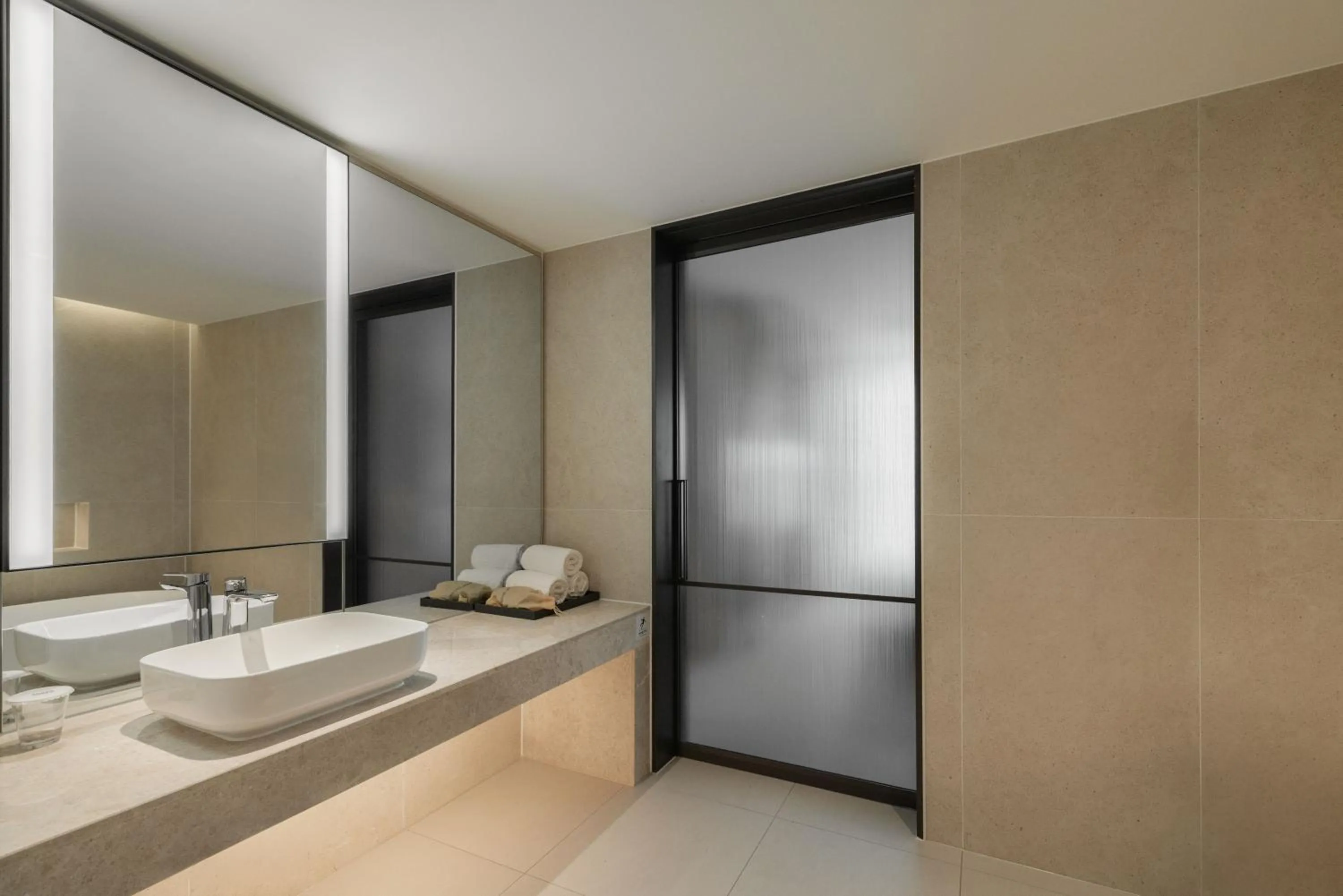 Toilet in WAVEM HOTEL west