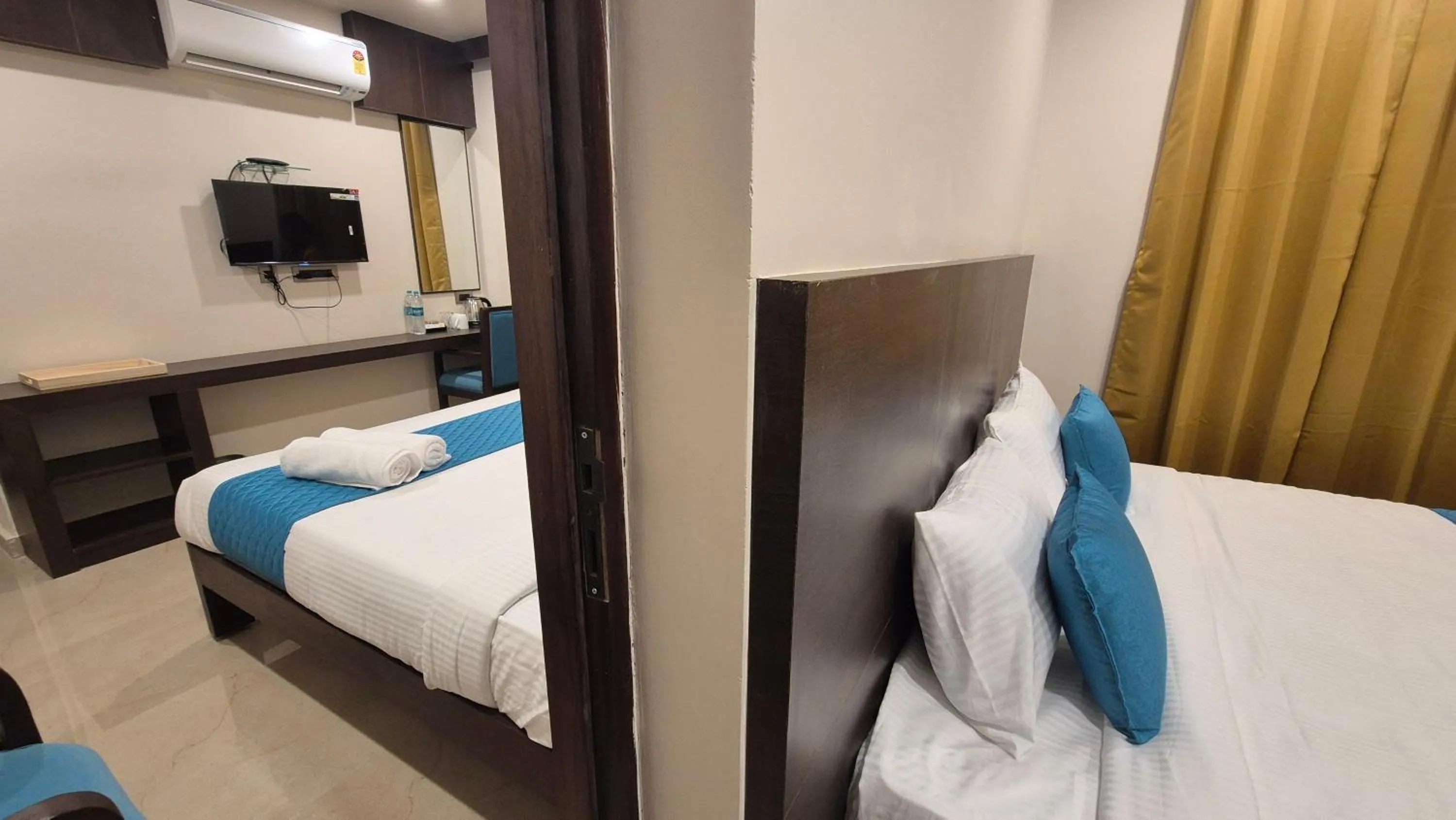 TV and multimedia, Bed in Hotel JANAS