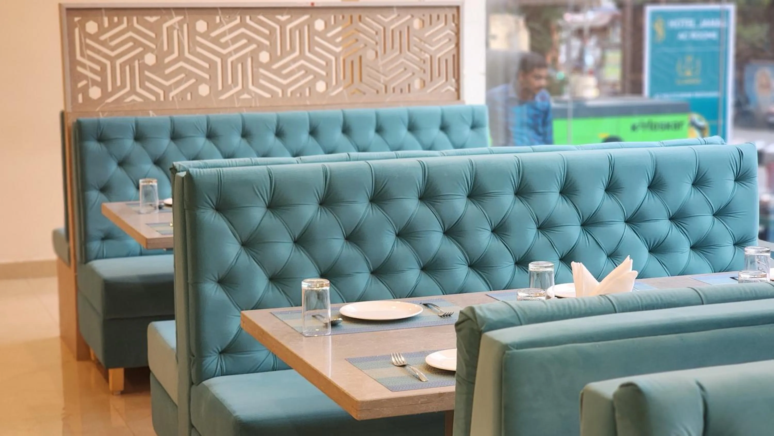 Restaurant/places to eat in Hotel JANAS