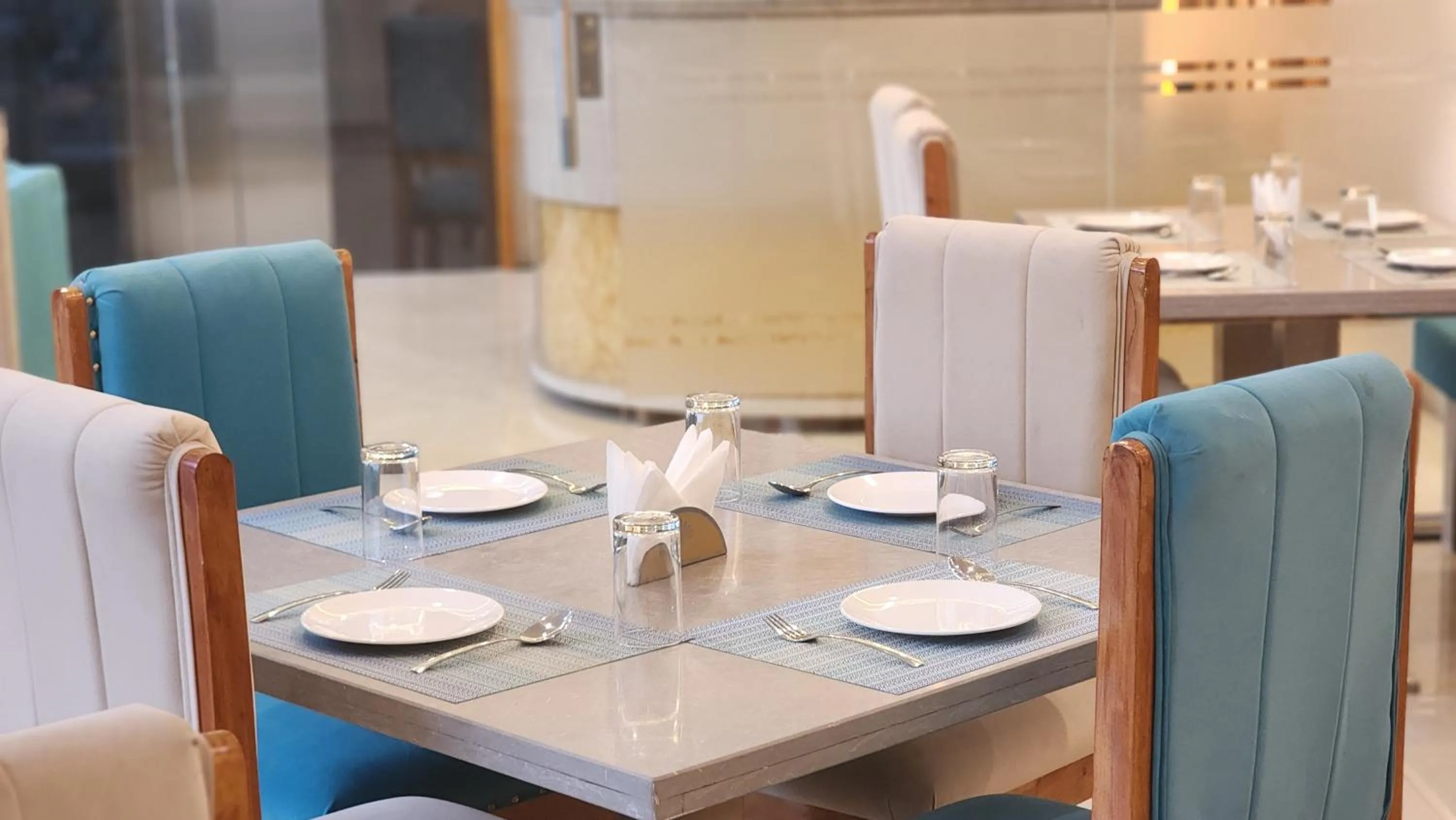 Restaurant/places to eat in Hotel JANAS