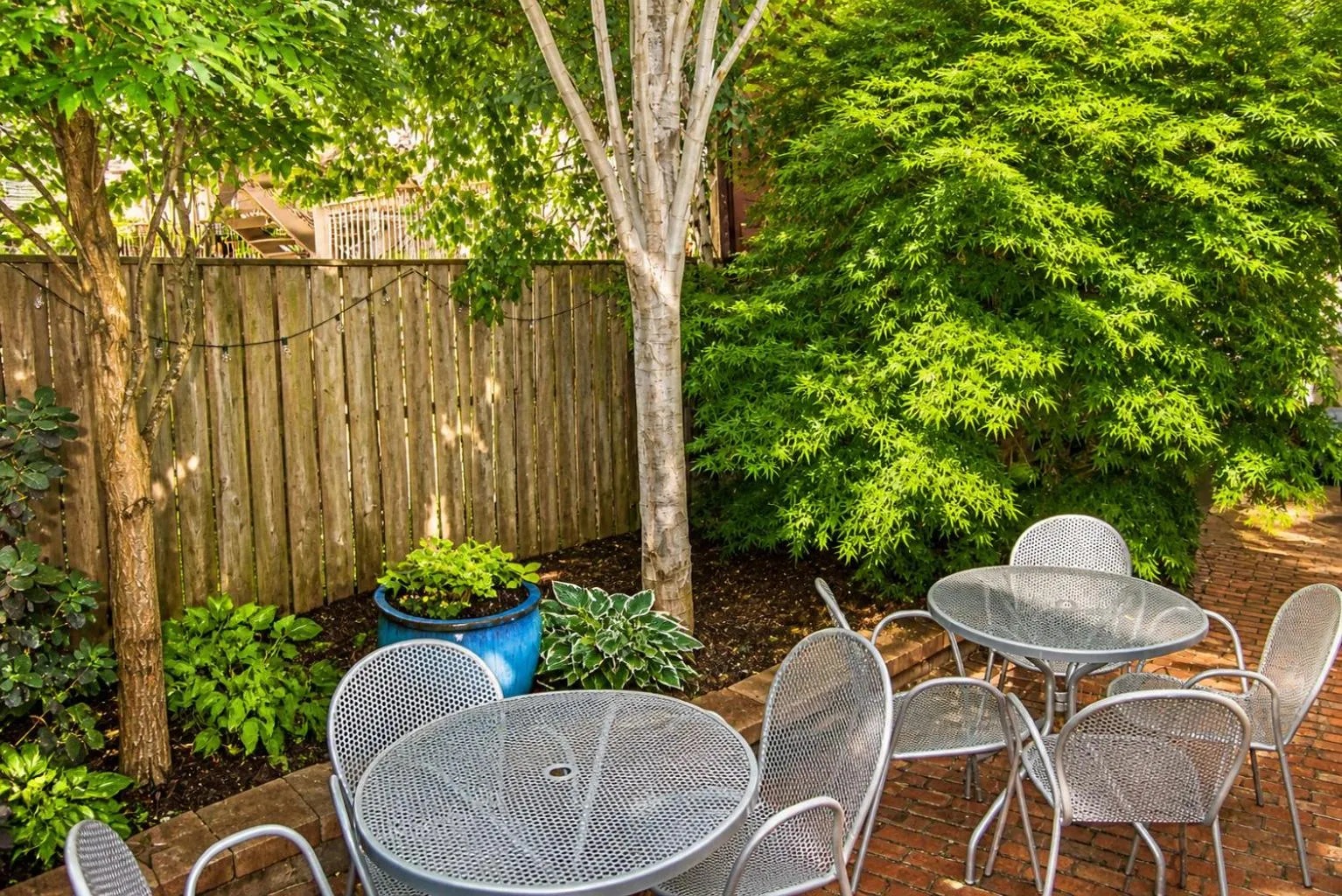 Garden in House 5863- Chicago's Premier Bed and Breakfast