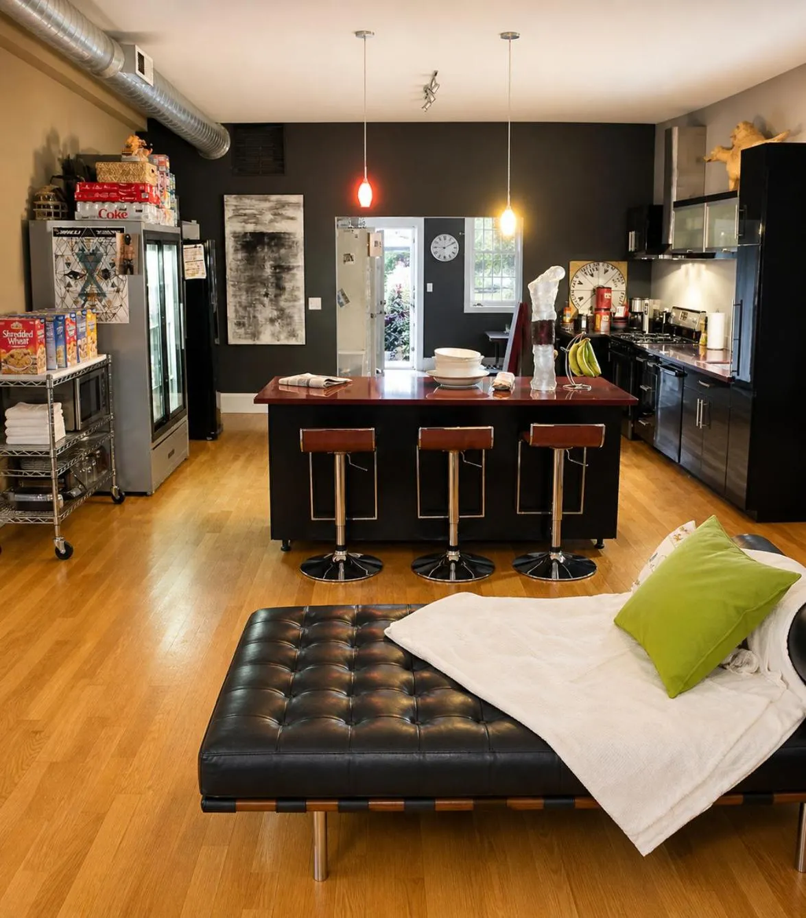 kitchen in House 5863- Chicago's Premier Bed and Breakfast